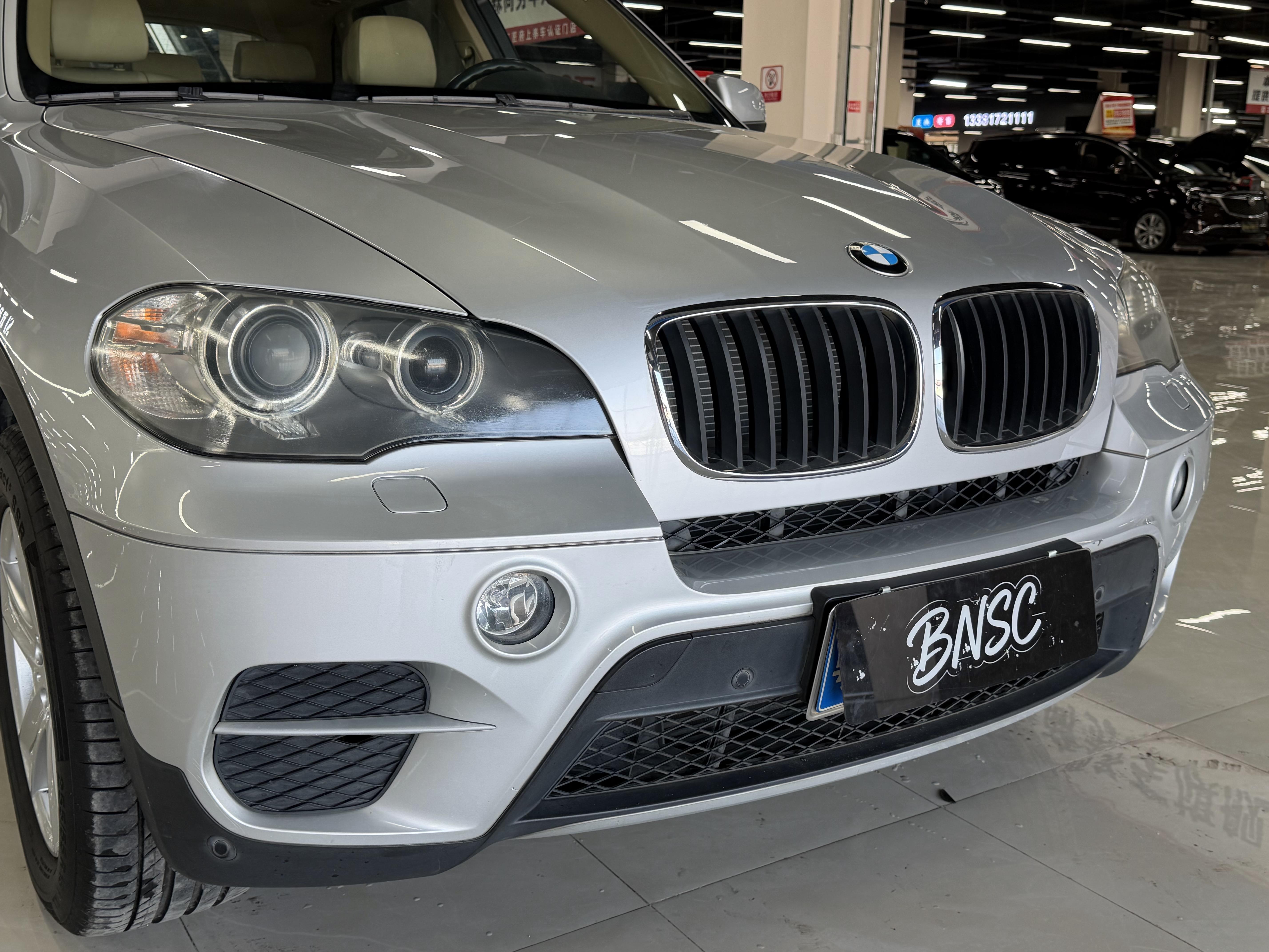 BMW X5 2010 thumb 10