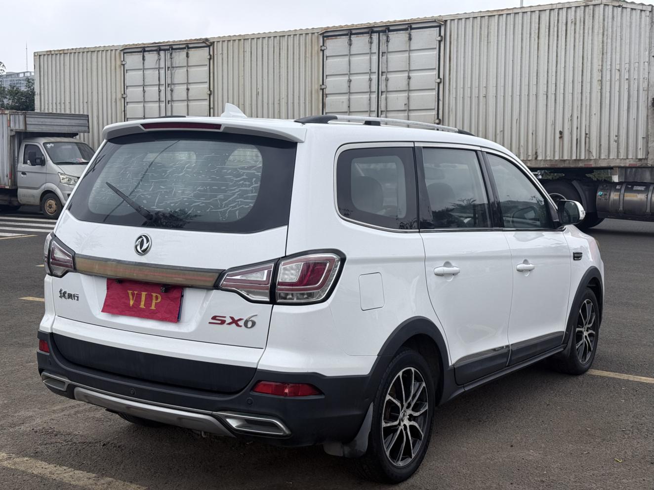 Dongfeng Fengxing SX6 2017 thumb 4
