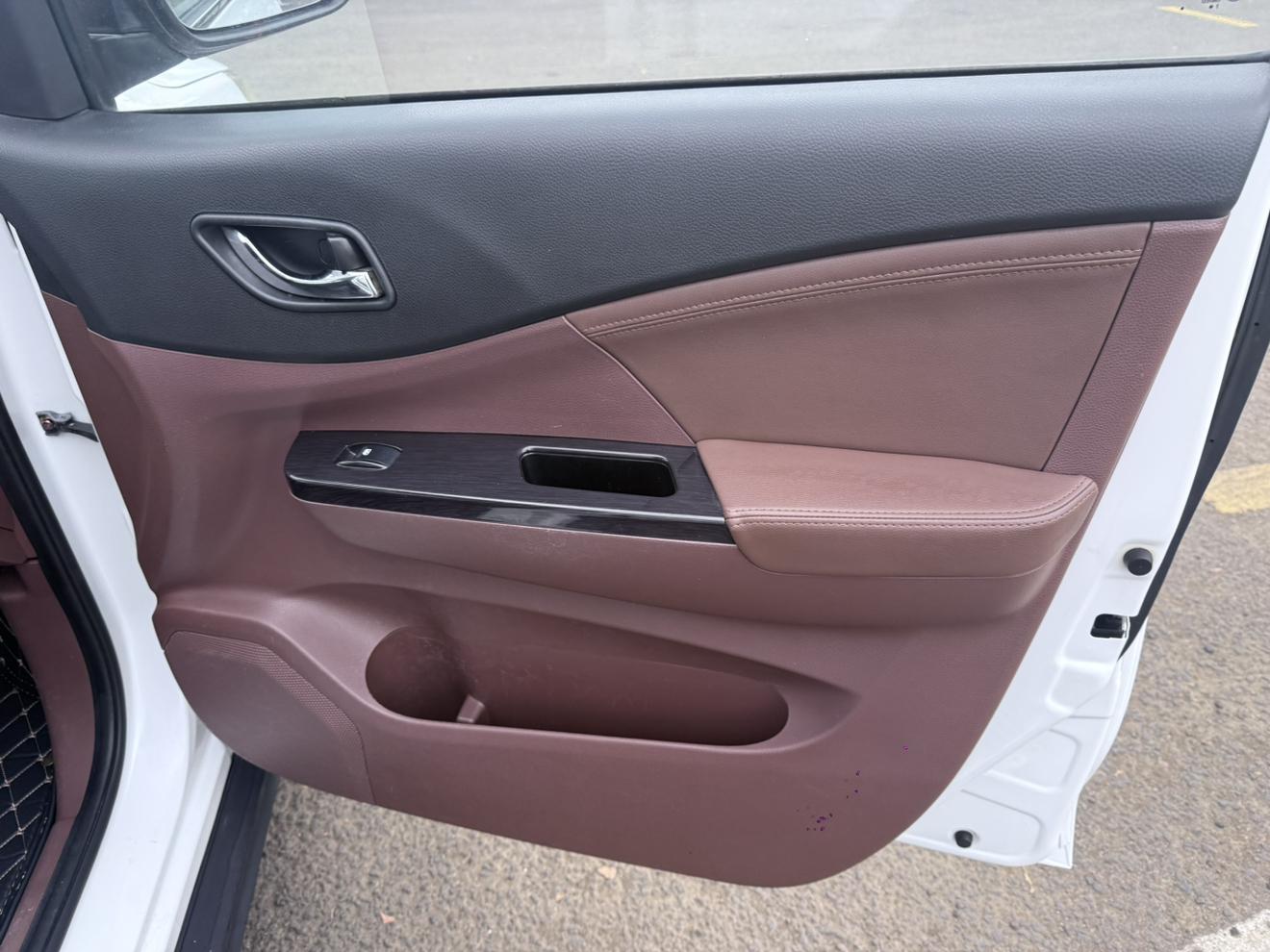 Dongfeng Fengxing SX6 2017 thumb 12