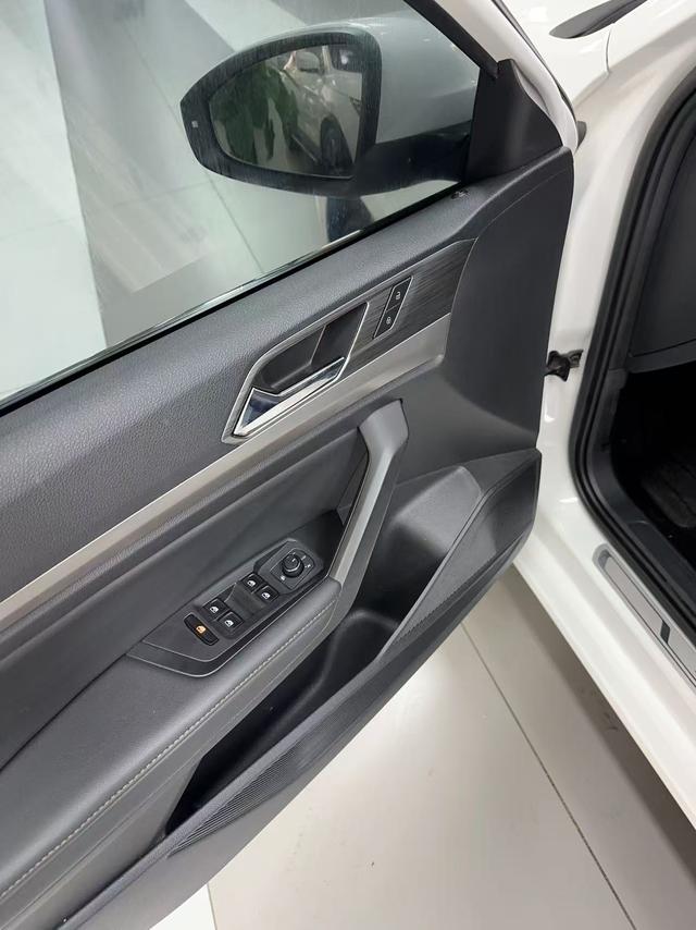 Volkswagen Lavida XR 2019 thumb 7