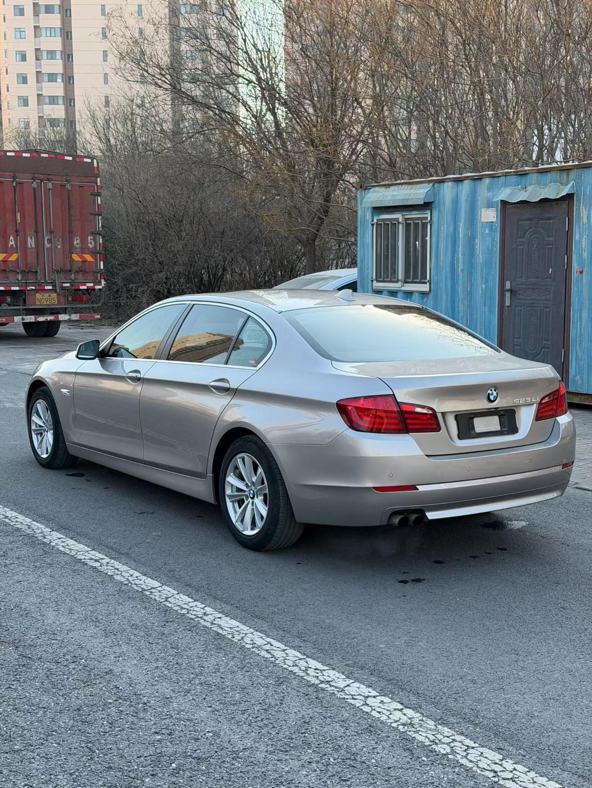 BMW 5 серии 2012 thumb 2