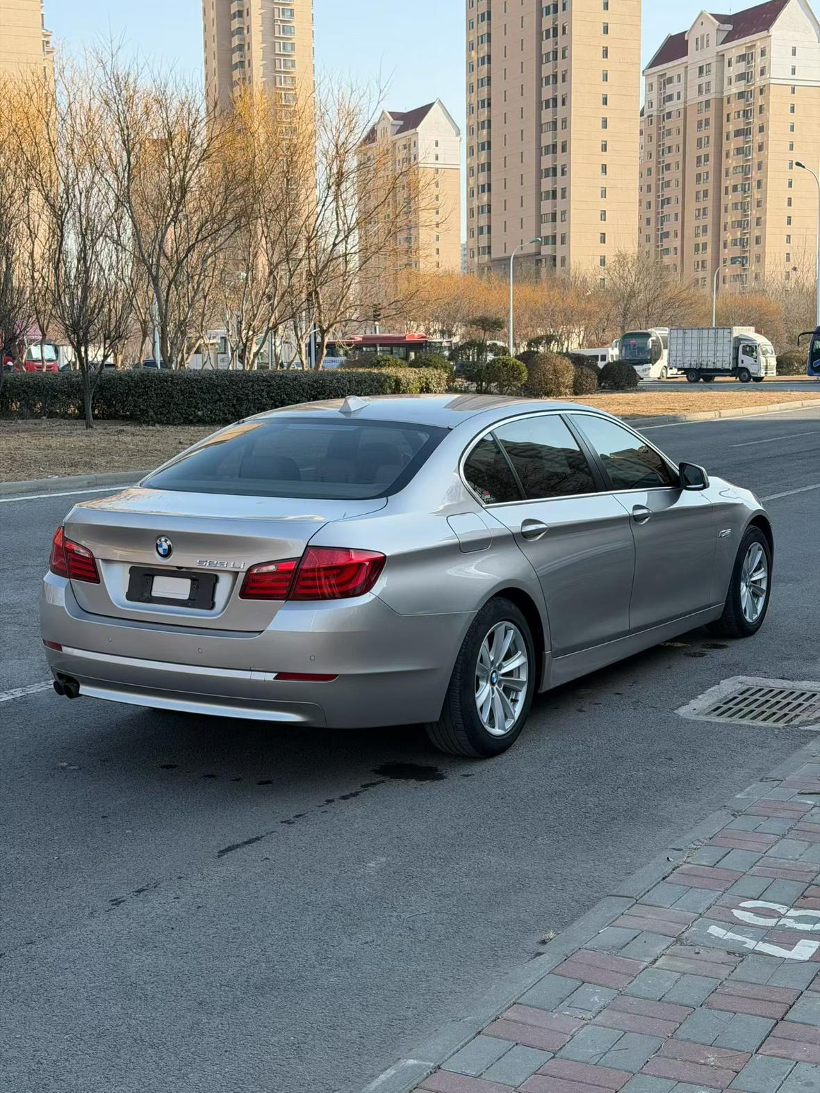 BMW 5 серии 2012 thumb 4