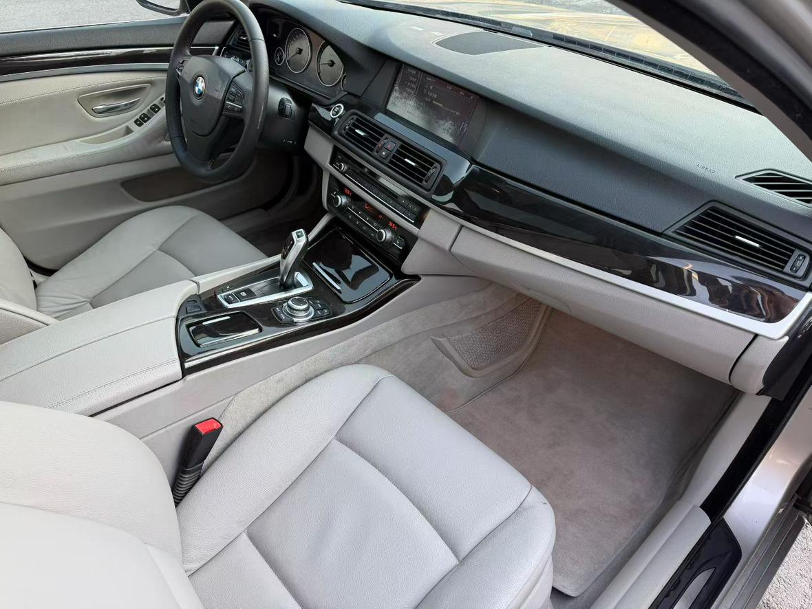 BMW 5 серии 2012 thumb 5