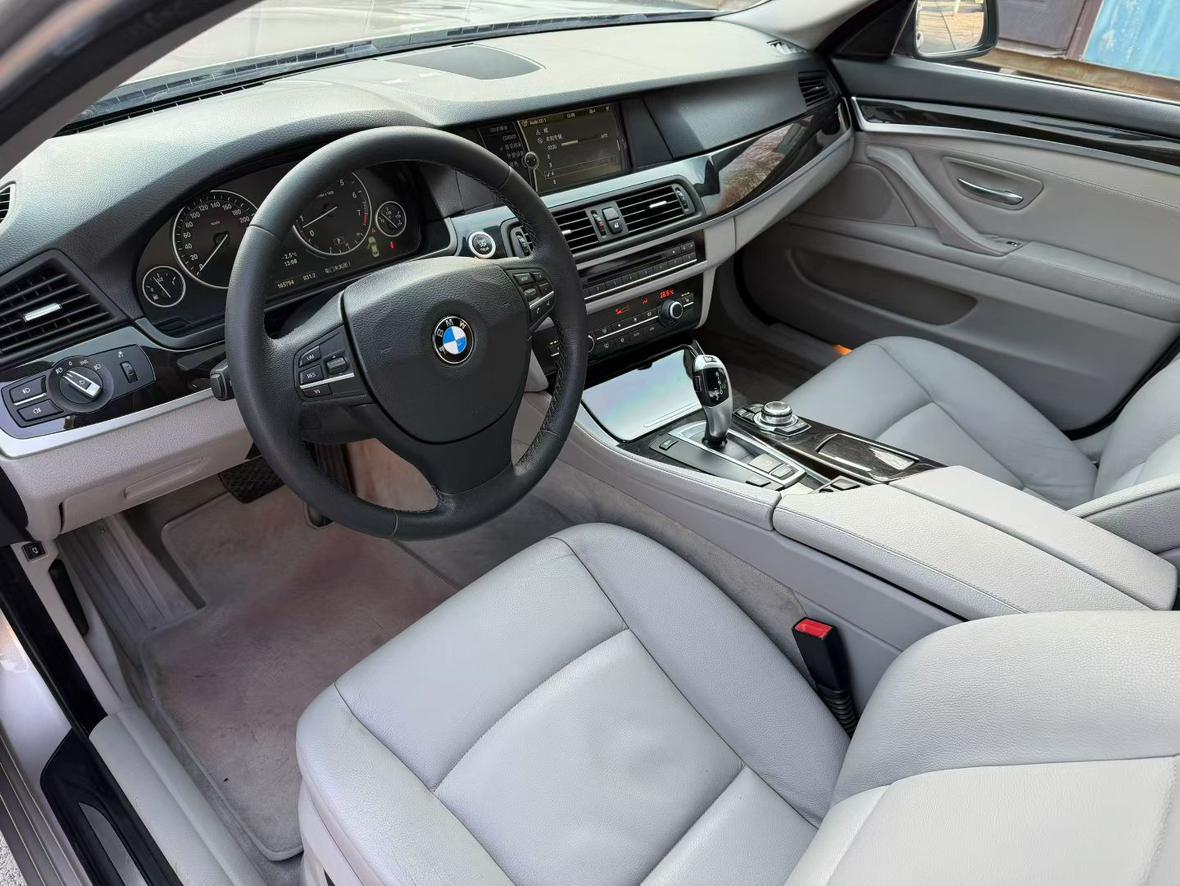 BMW 5 серии 2012 thumb 6
