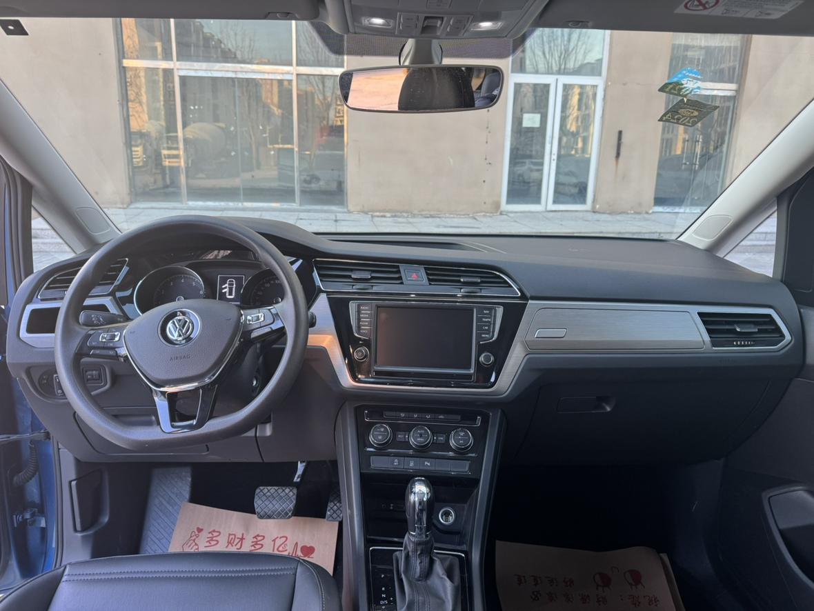 Volkswagen Touran 2018 thumb 6