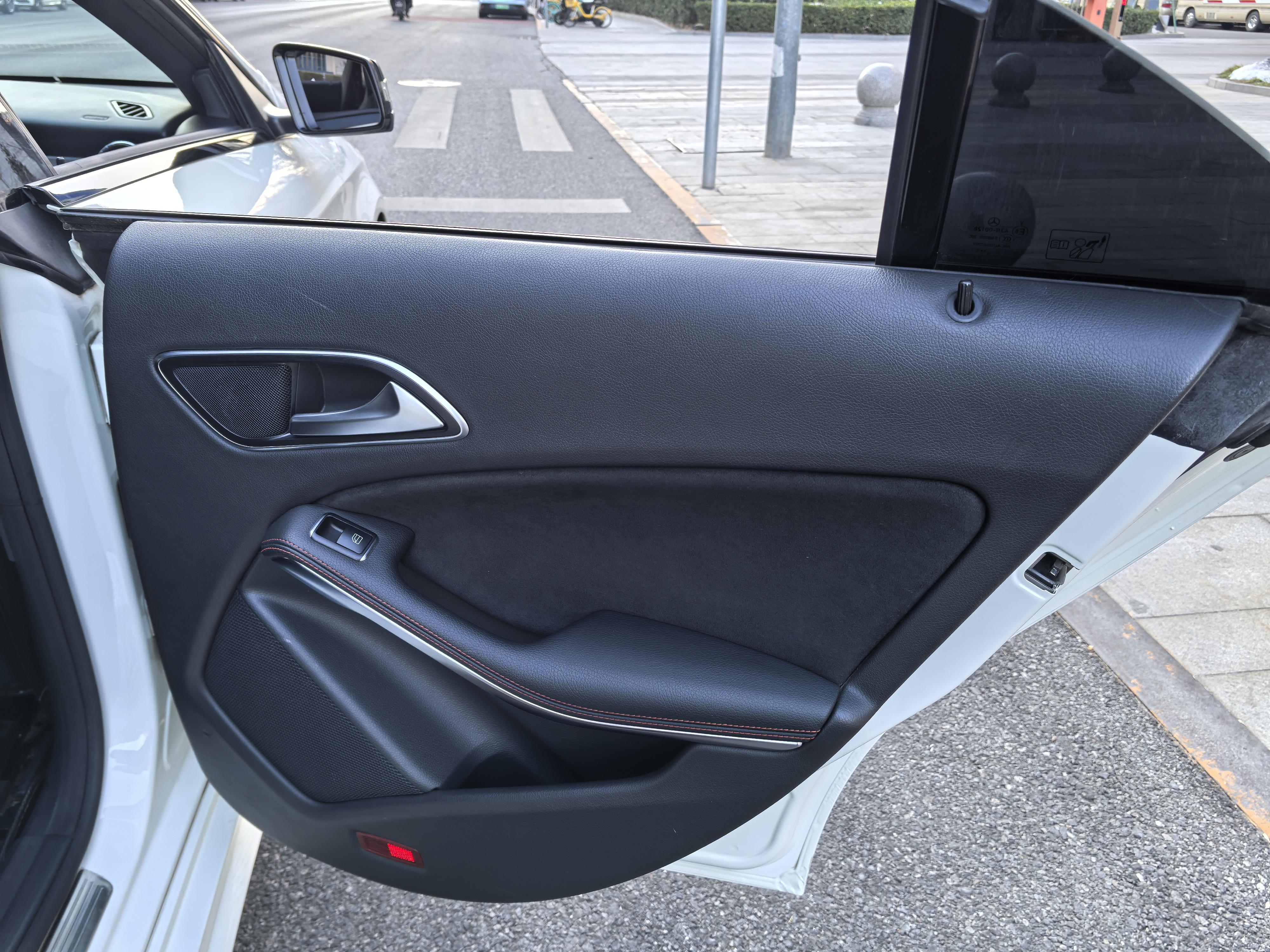 Mercedes-Benz CLA 2017 thumb 7