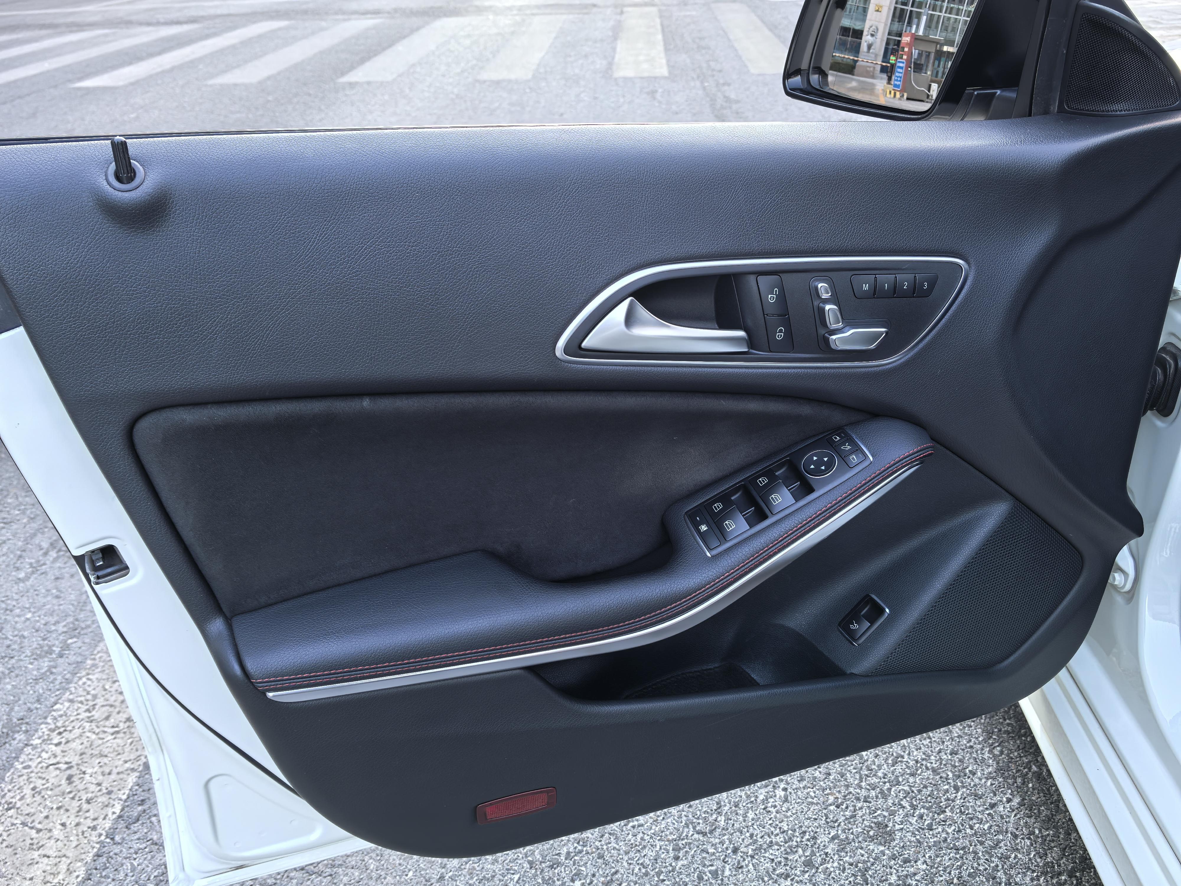 Mercedes-Benz CLA 2017 thumb 8