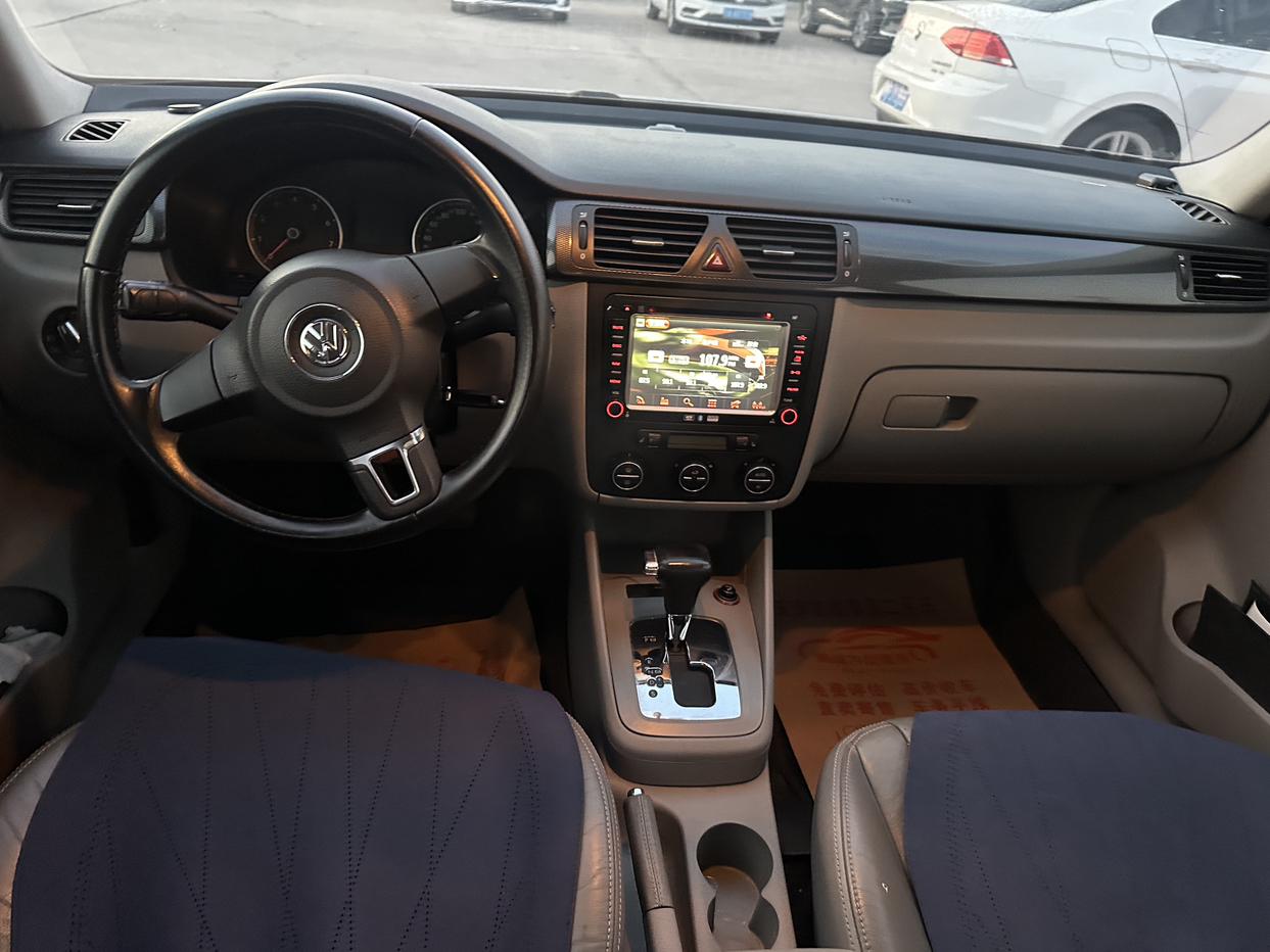 Volkswagen Bora 2011 thumb 5