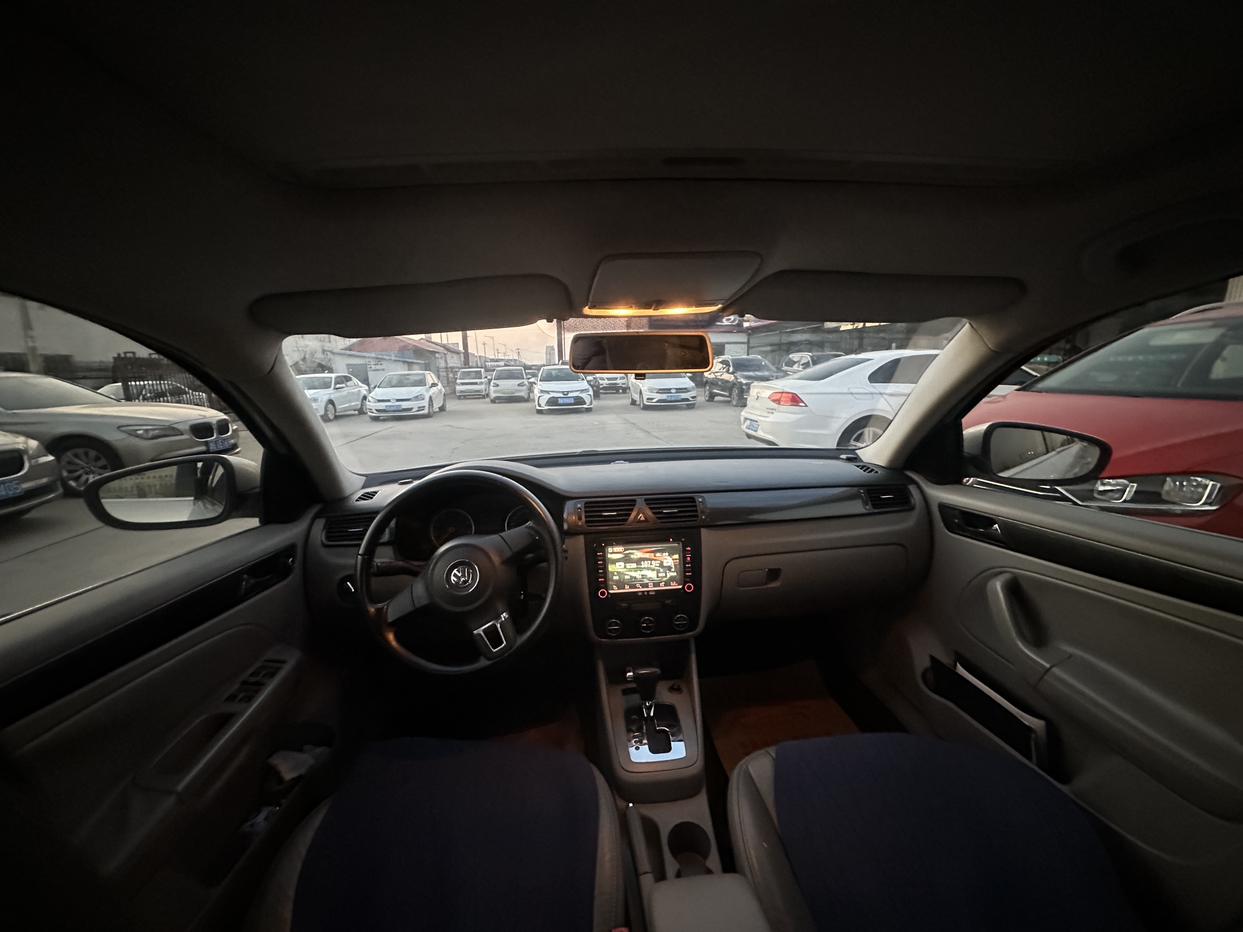 Volkswagen Bora 2011 thumb 7