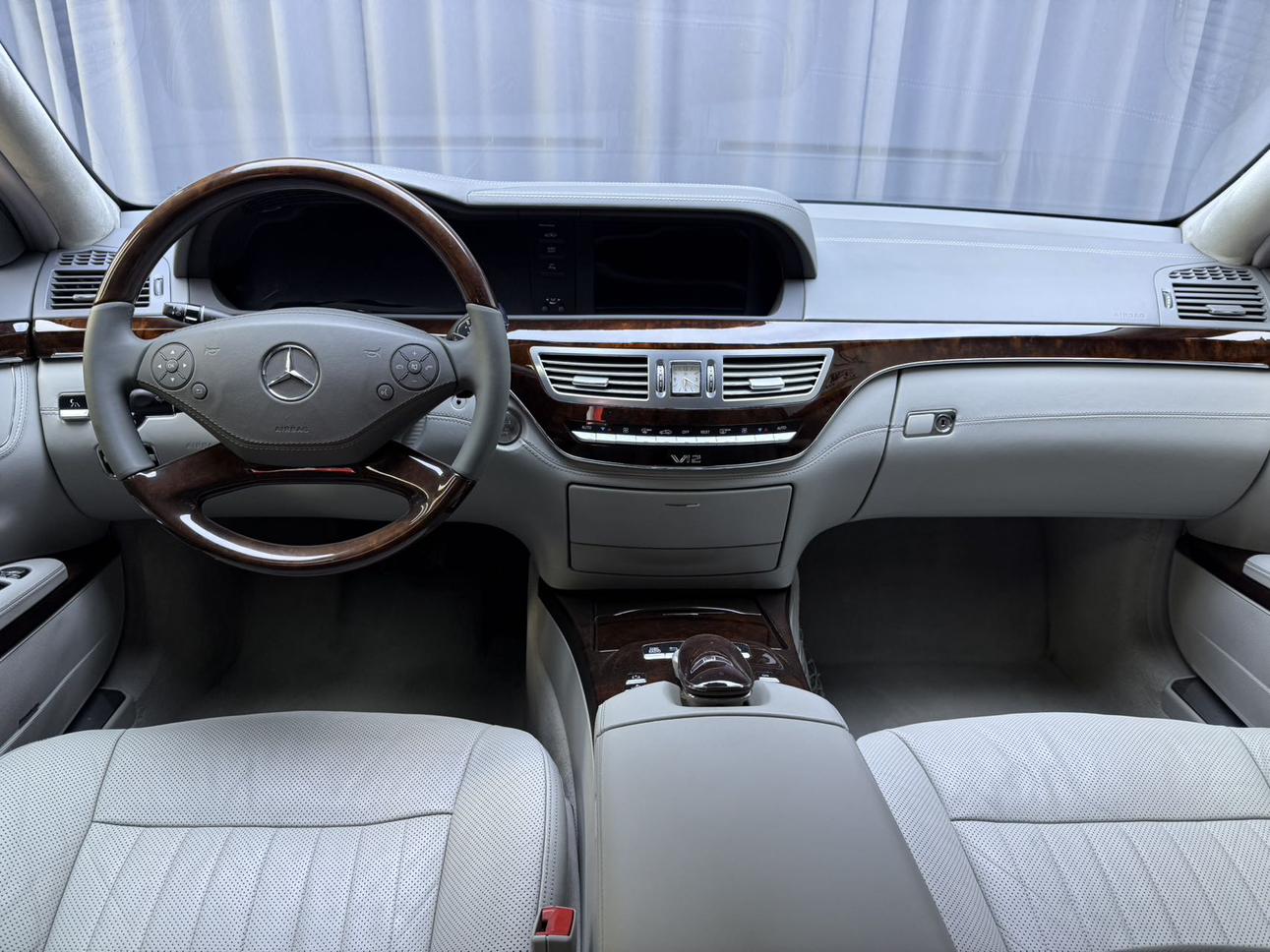 Mercedes-Benz S-Class 2011 thumb 10