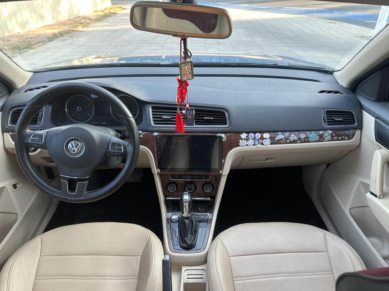 Volkswagen Lavida XR 2014 thumb 6