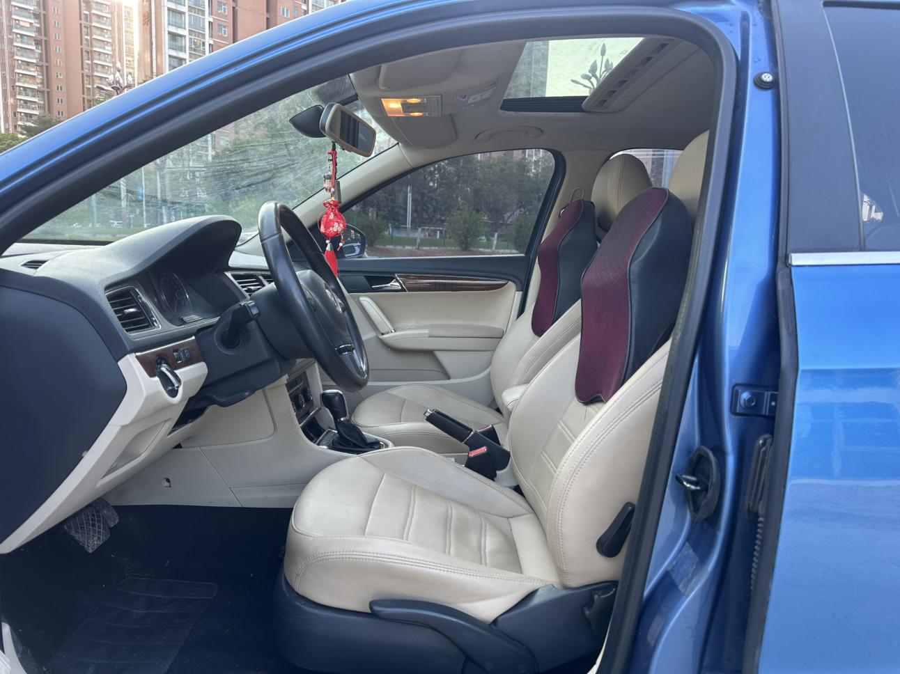 Volkswagen Lavida XR 2014 thumb 7