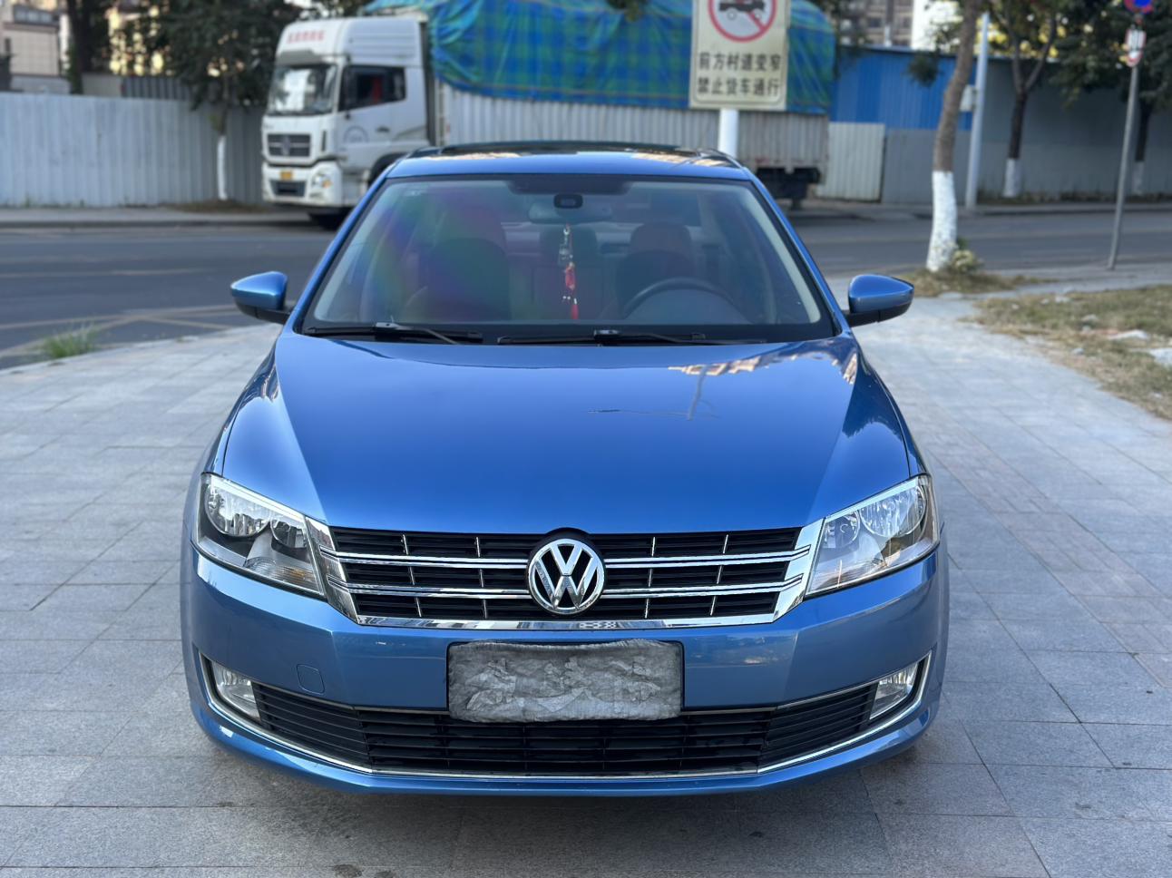 Volkswagen Lavida XR 2014 thumb 10