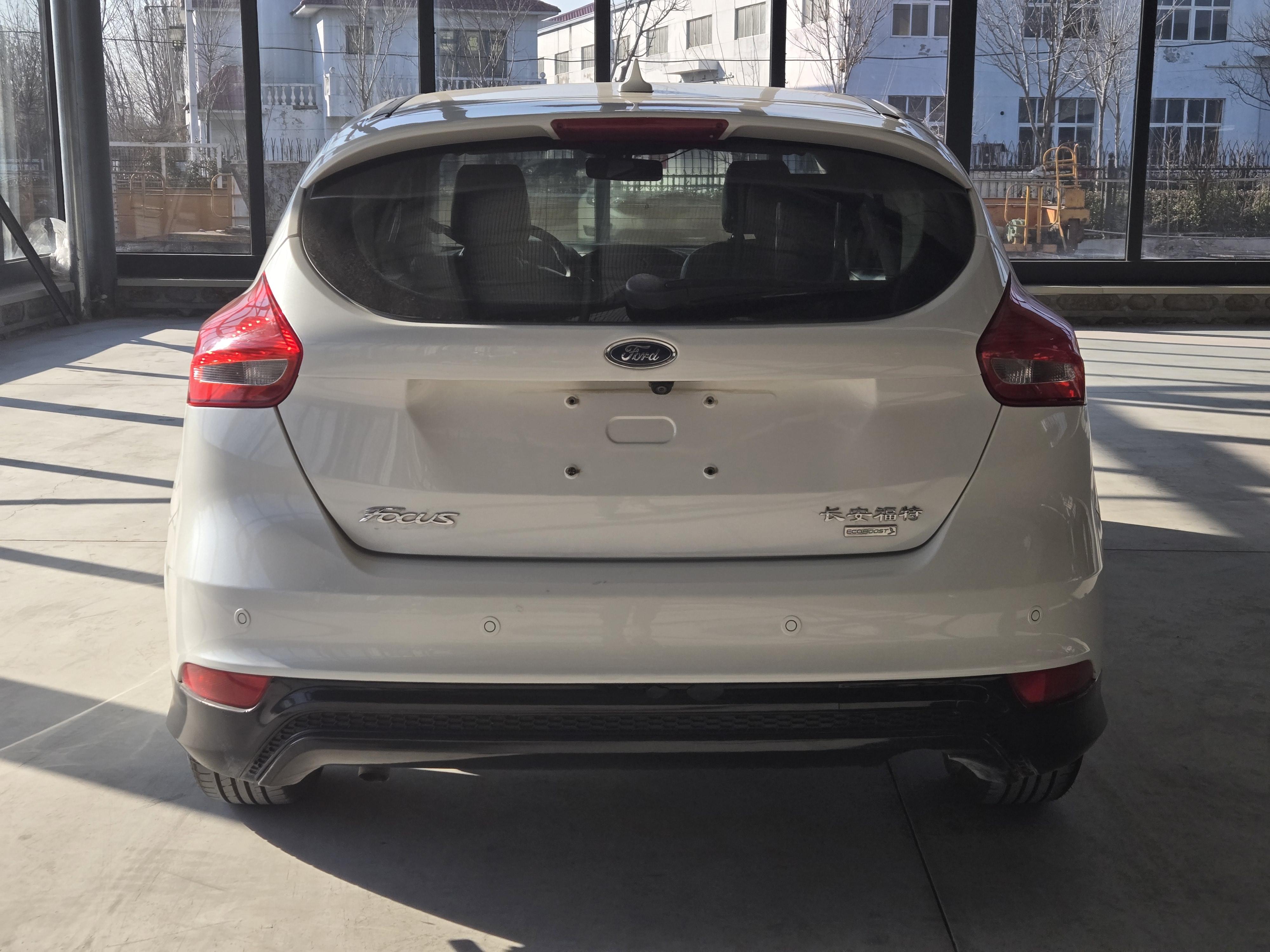 Ford Focus ST 2017 thumb 3