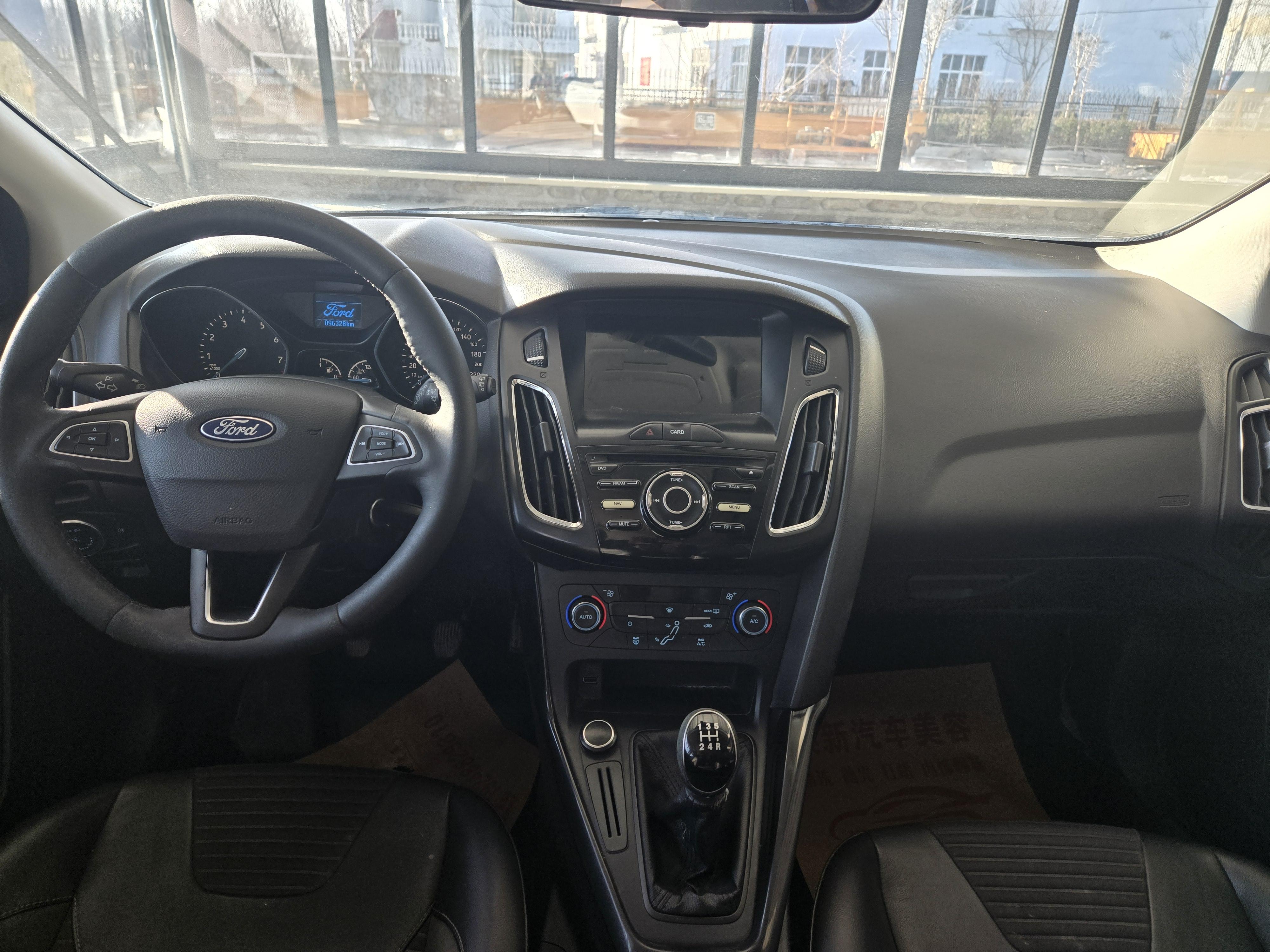 Ford Focus ST 2017 thumb 5