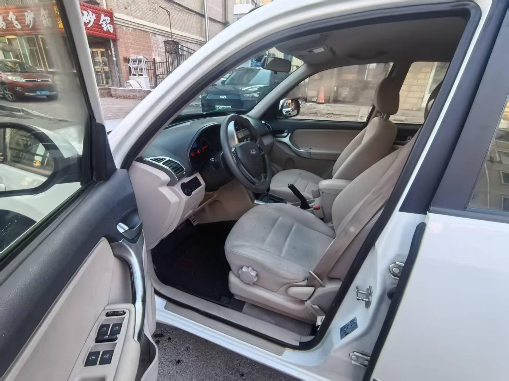 Chery Tiggo 3 2015 thumb 6