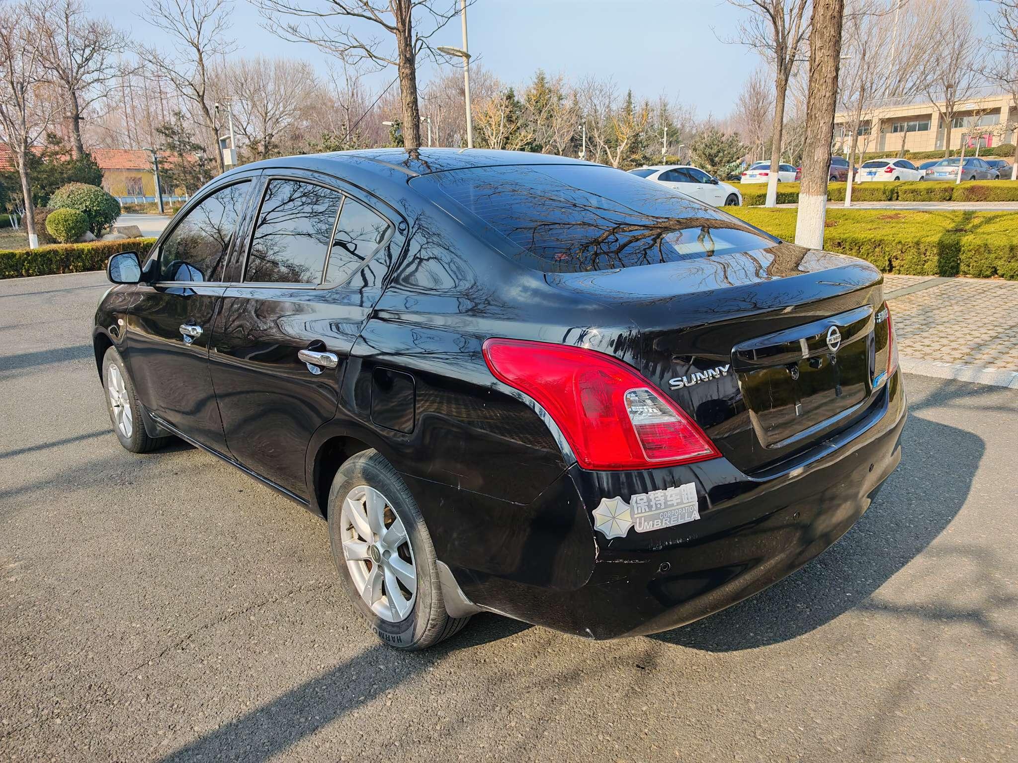 Nissan Sunny 2014 thumb 2
