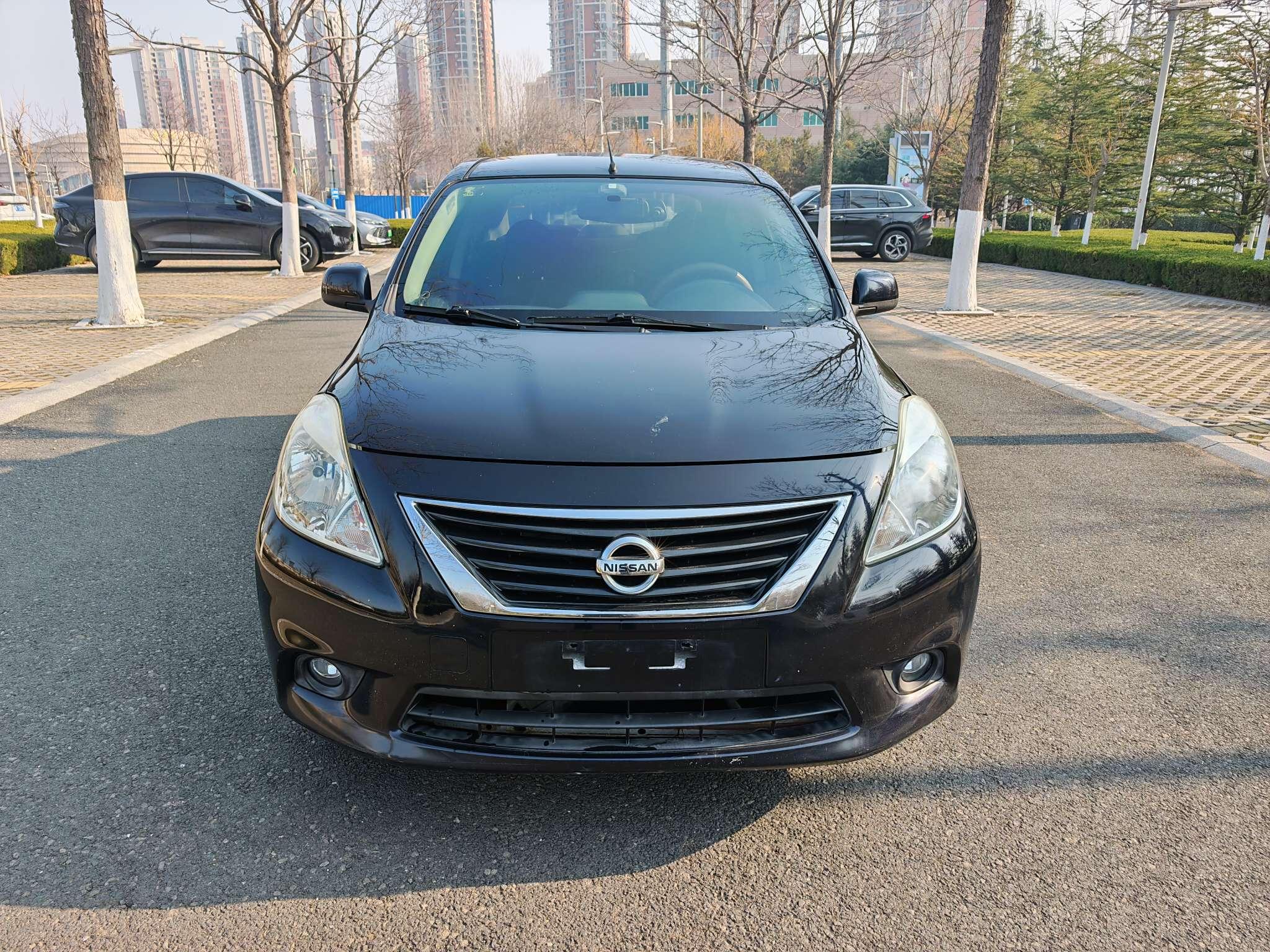 Nissan Sunny 2014 thumb 9