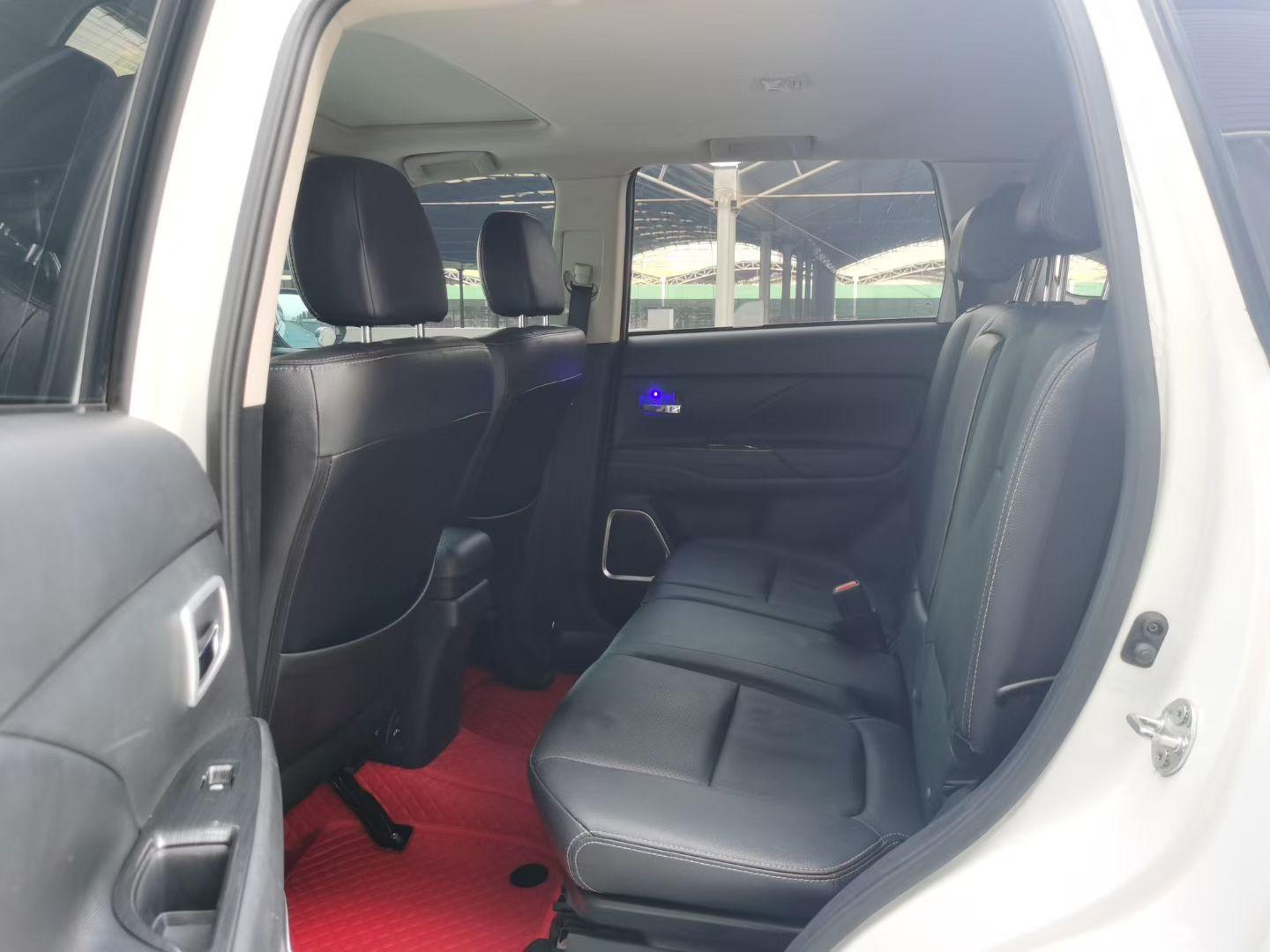 Mitsubishi Outlander 2018 thumb 7