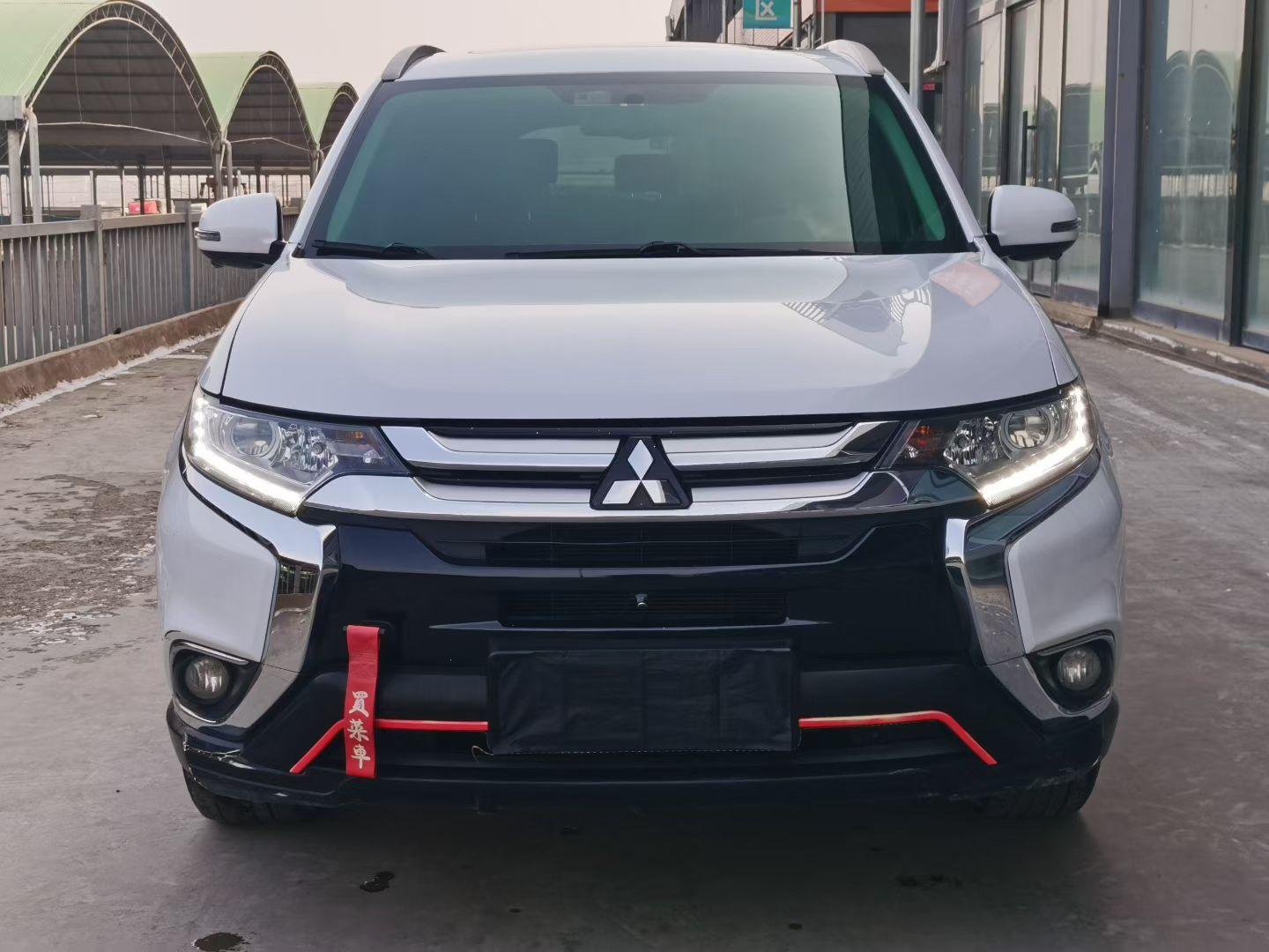 Mitsubishi Outlander 2018 thumb 9