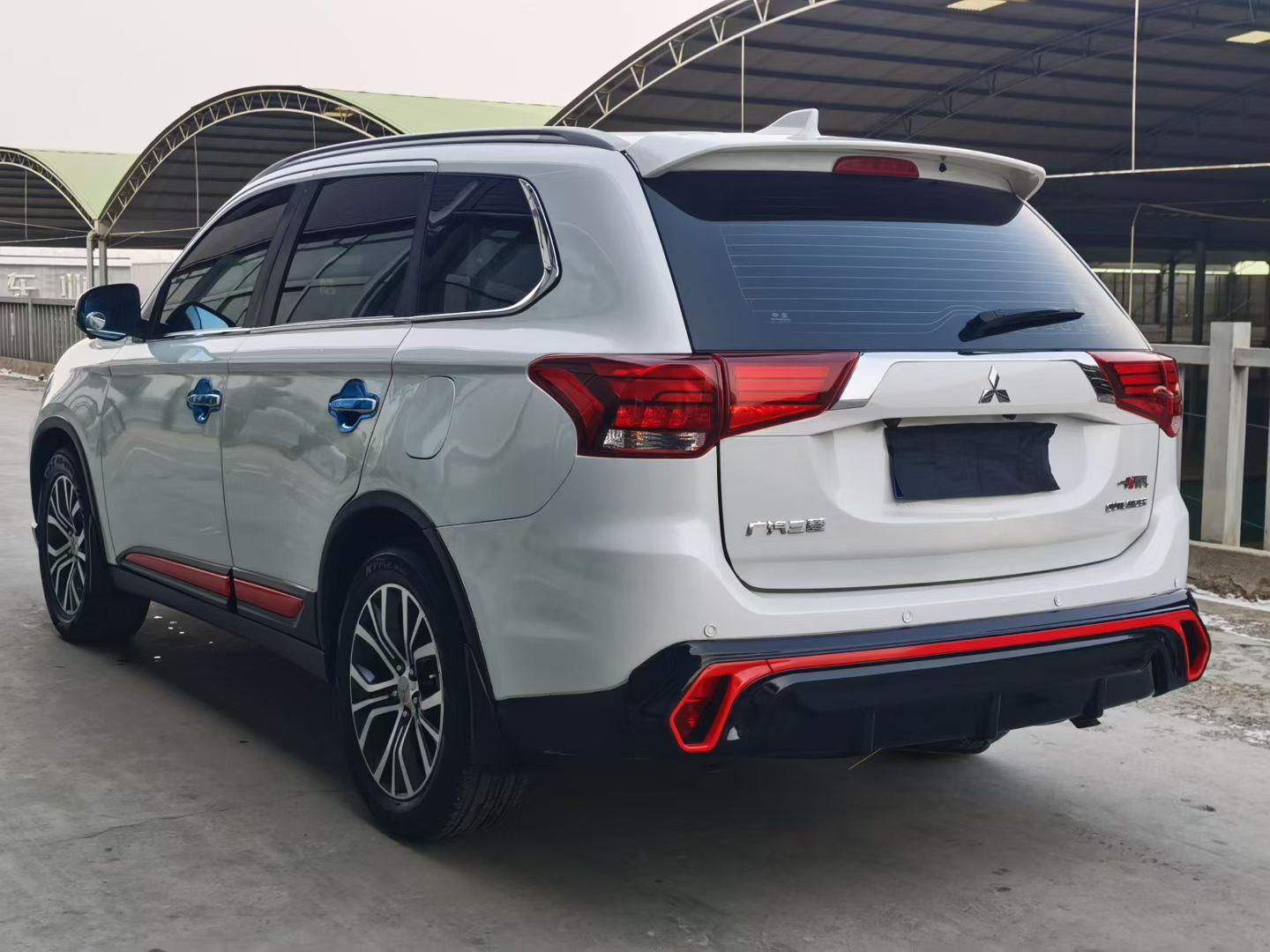 Mitsubishi Outlander 2018 thumb 11
