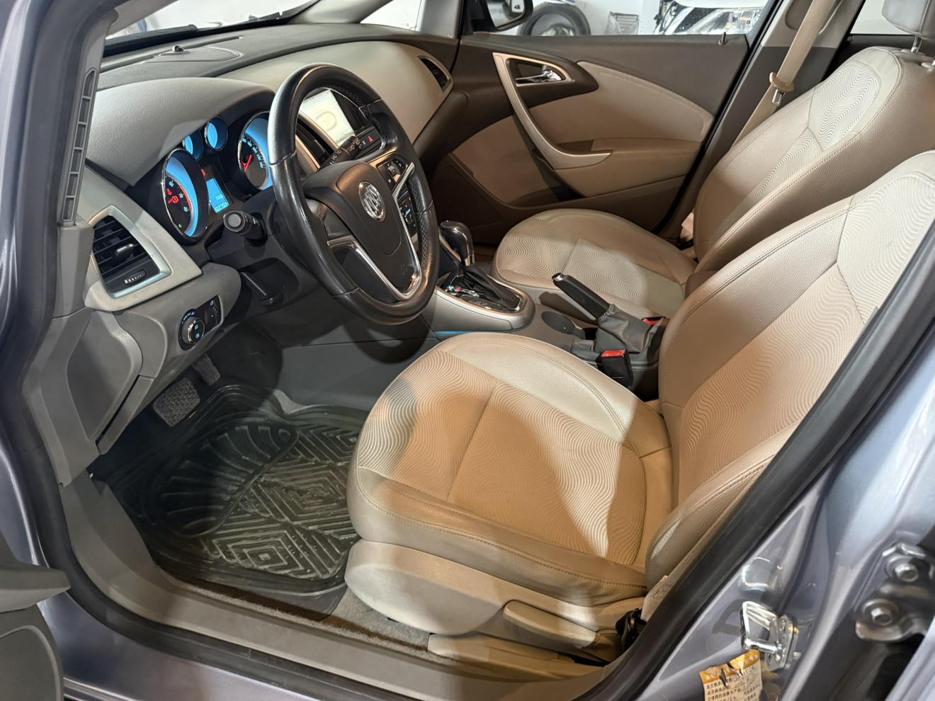 Buick Excelle 2012 thumb 6