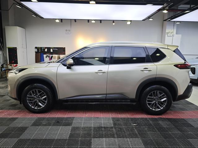 Nissan X-Trail 2021 thumb 3