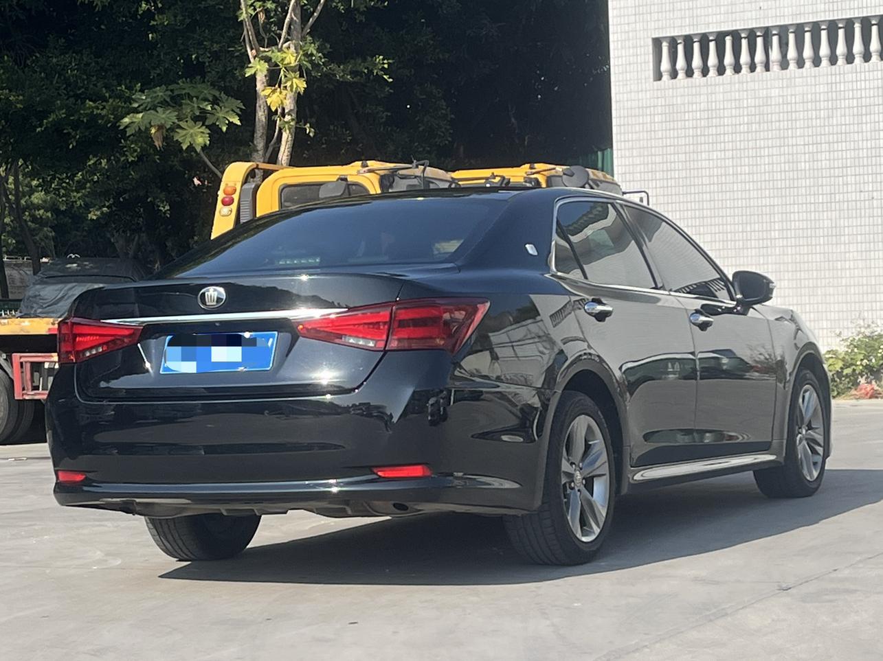 Toyota Crown 2016 thumb 2