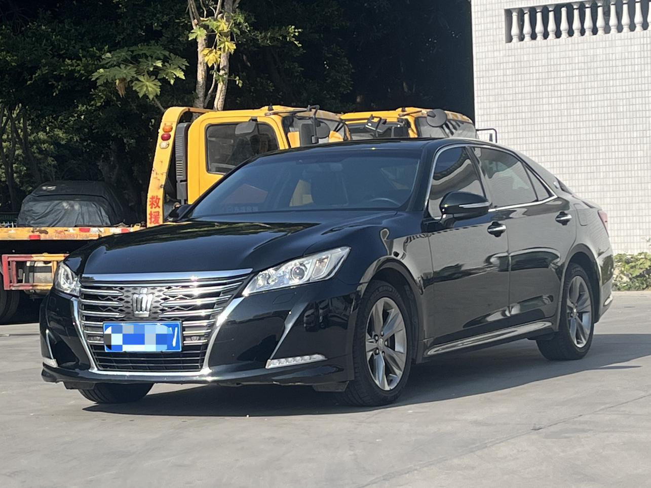 Toyota Crown 2016 thumb 8