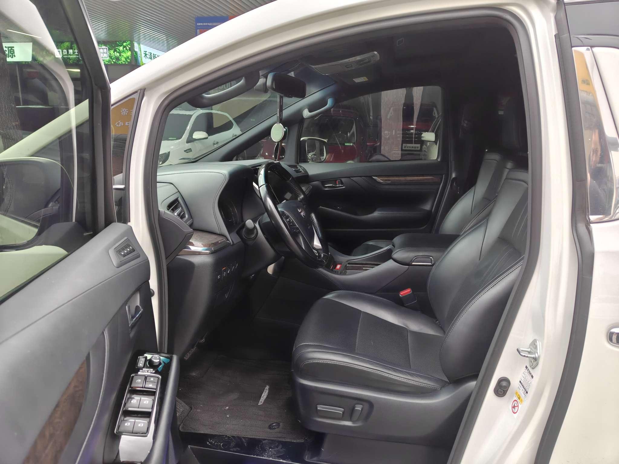 Toyota Alphard 2018 thumb 9
