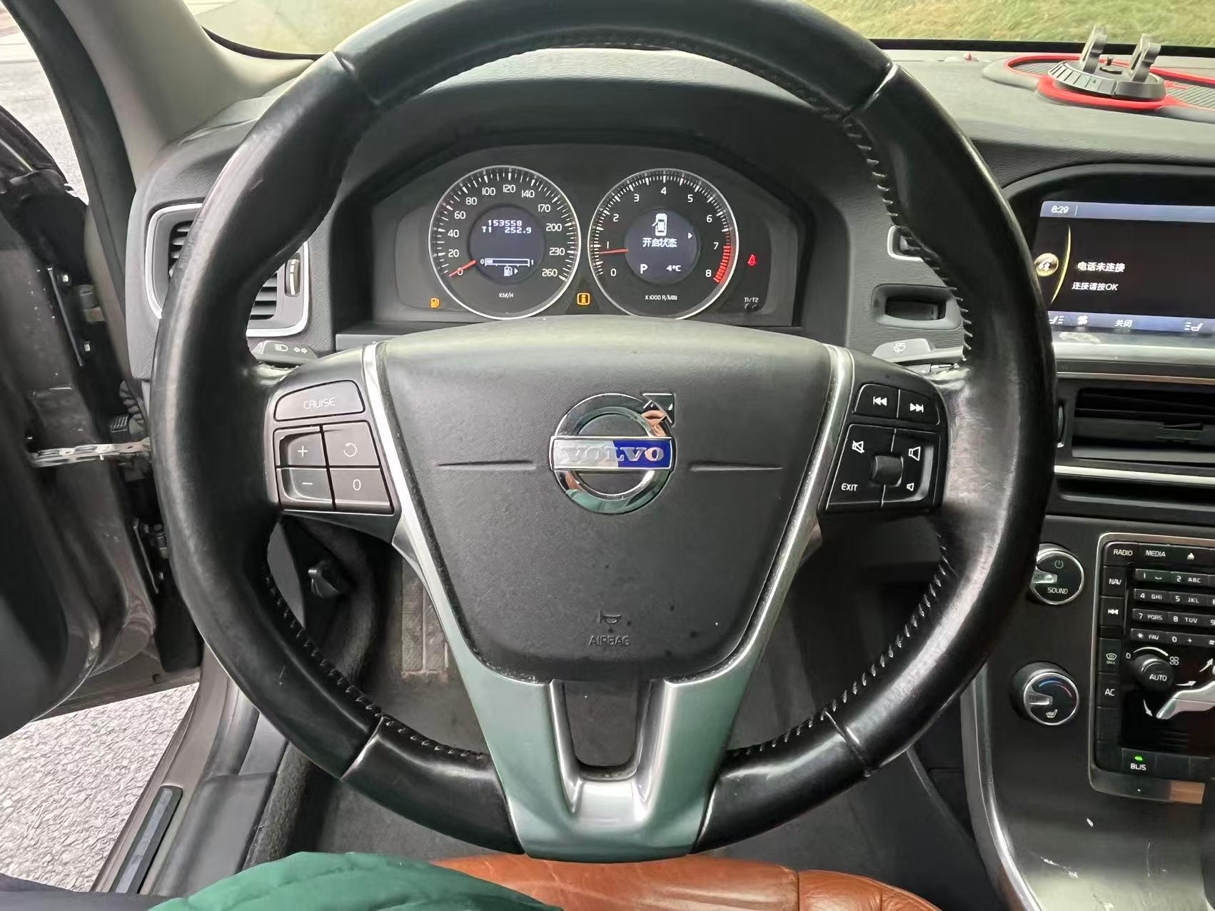 Volvo S60 2012 thumb 8