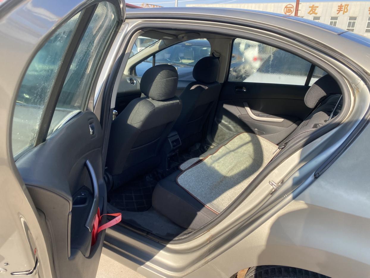 Peugeot 408 2011 thumb 8
