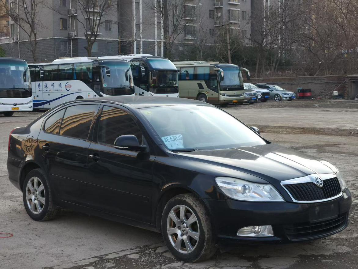 Skoda Octavia 2014 thumb 10