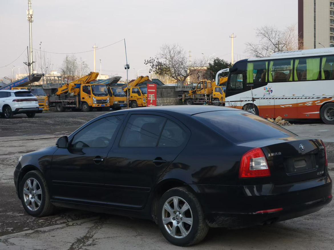 Skoda Octavia 2014 thumb 11