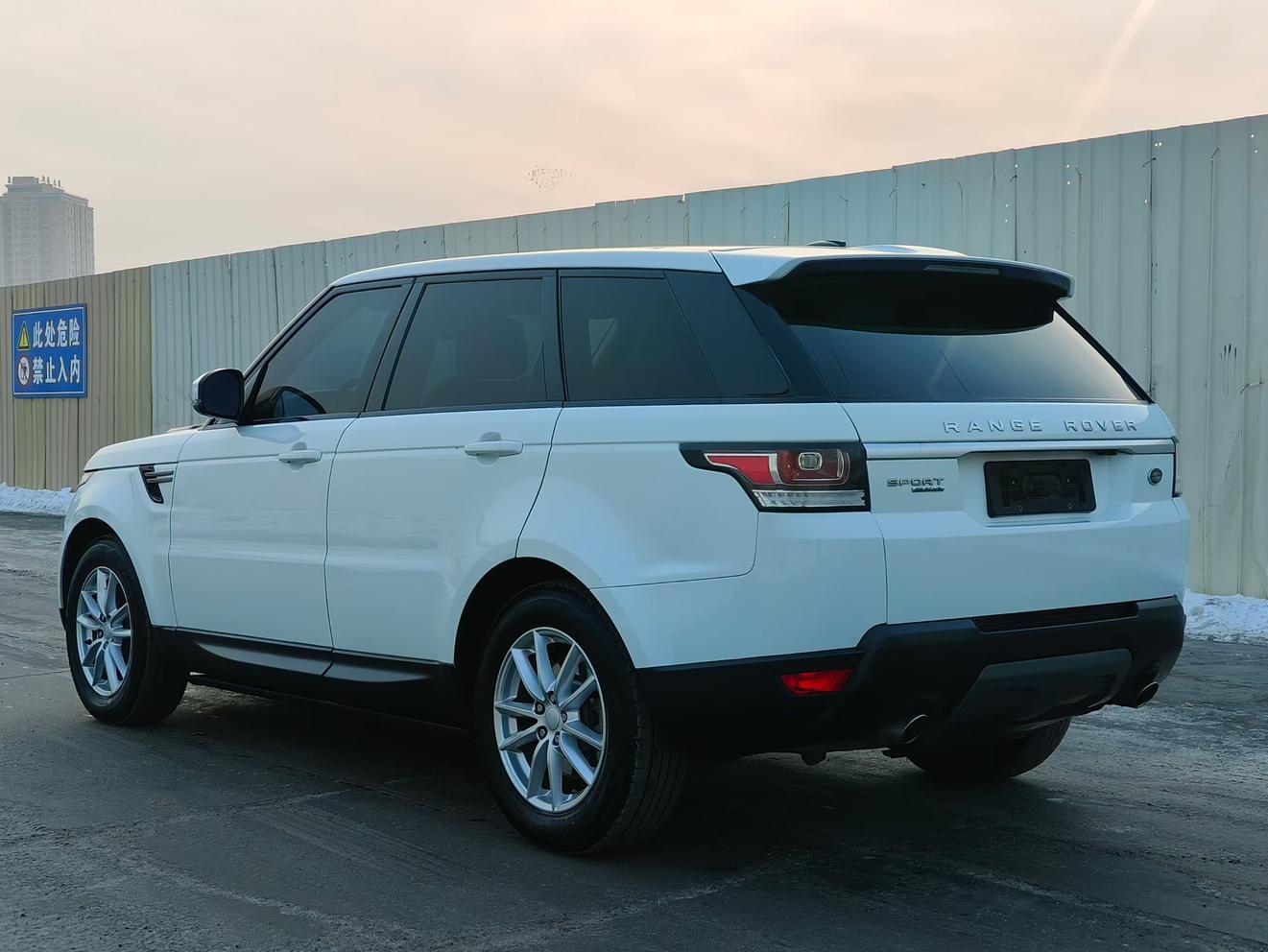 Land Rover Range Rover Sport 2017 thumb 2