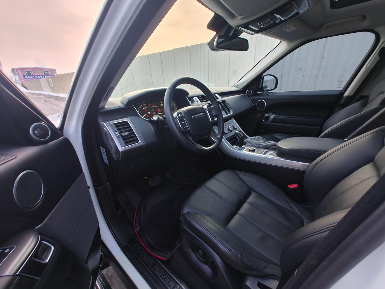 Land Rover Range Rover Sport 2017 thumb 6