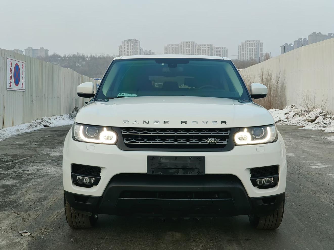 Land Rover Range Rover Sport 2017 thumb 9