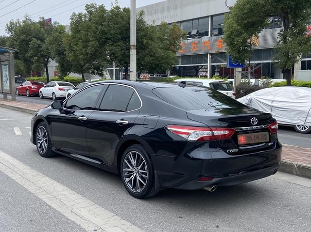 Toyota Camry 2021 thumb 3