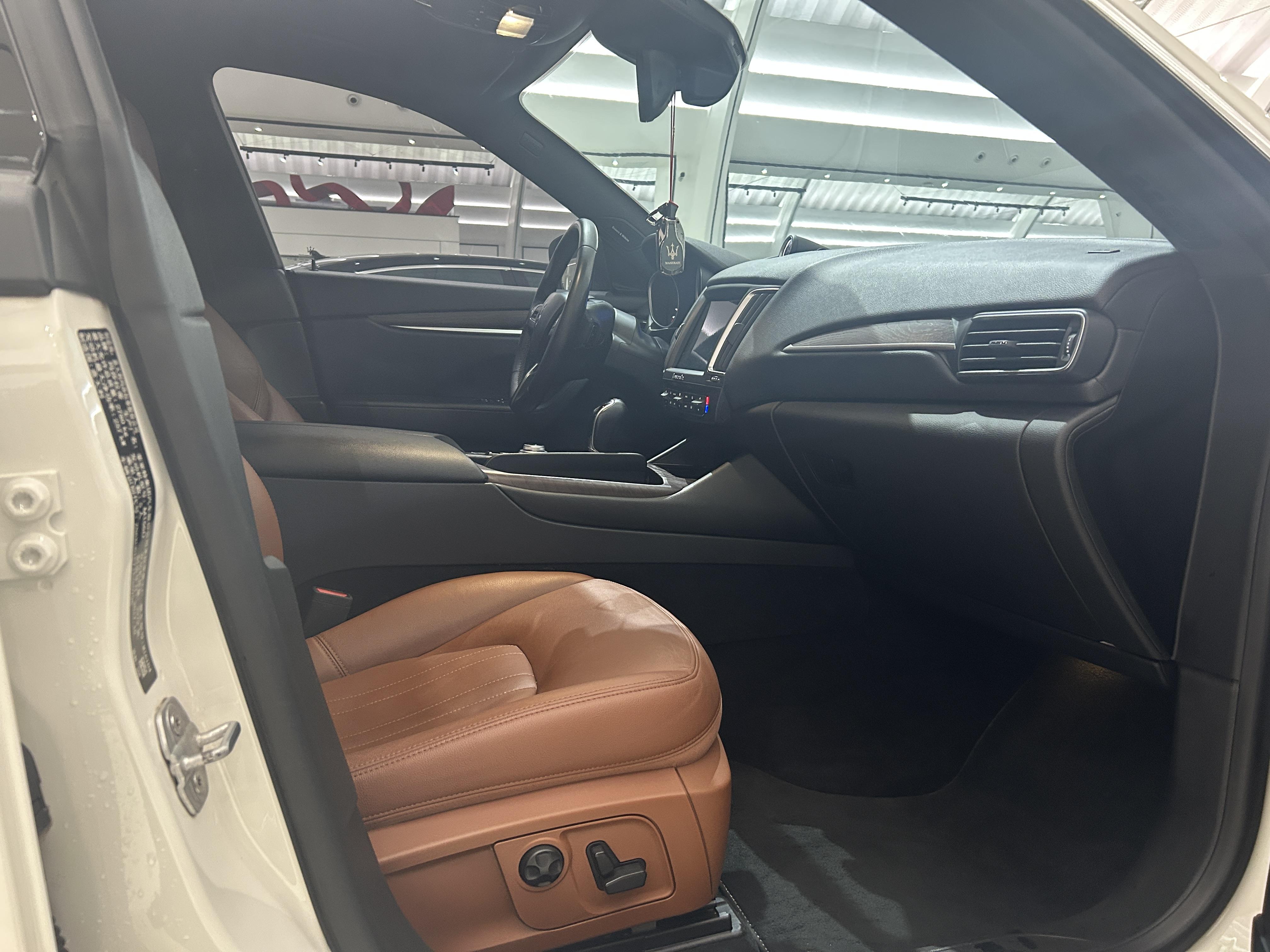 Maserati Levante 2018 thumb 7