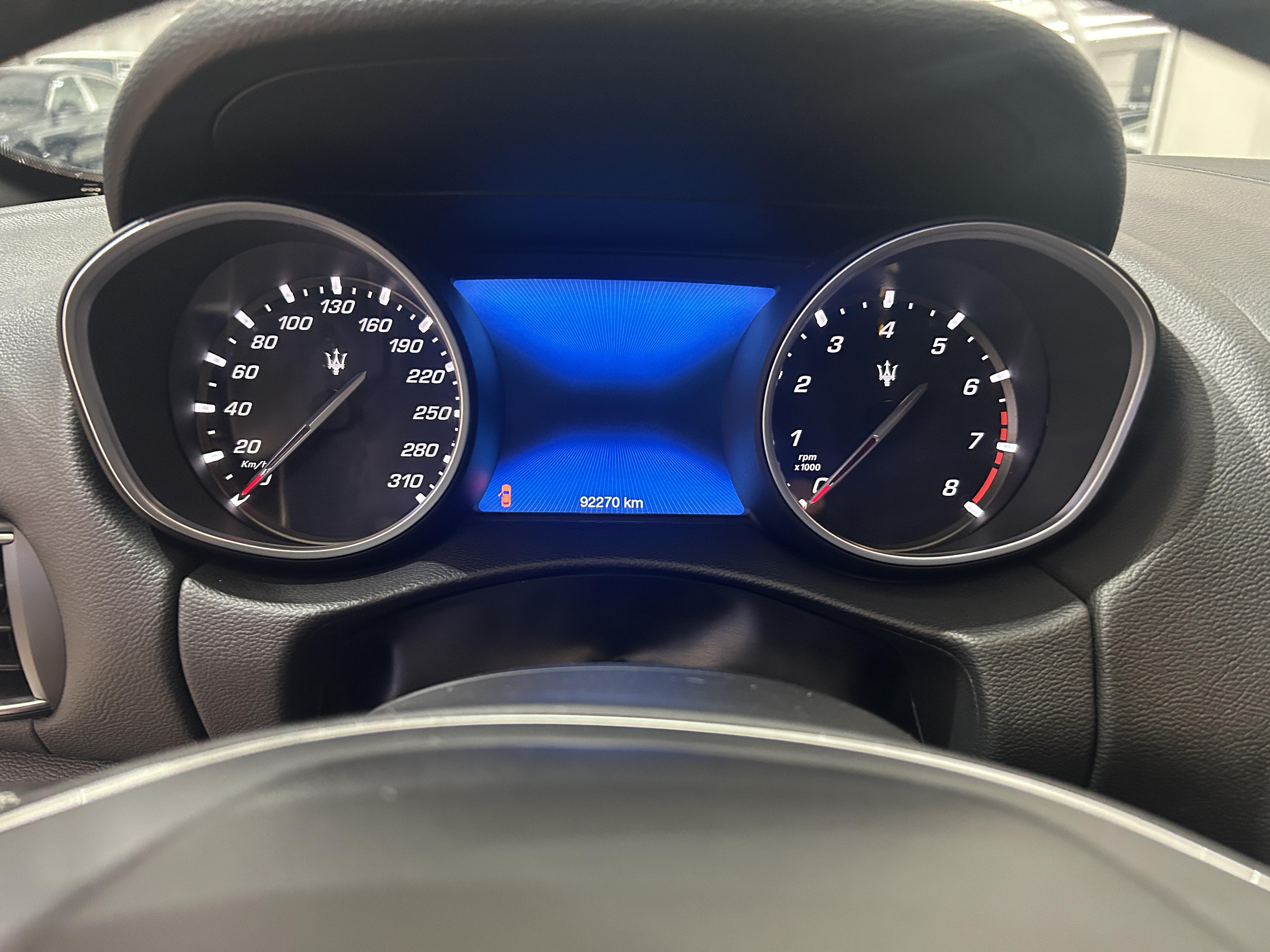 Maserati Levante 2018 thumb 10