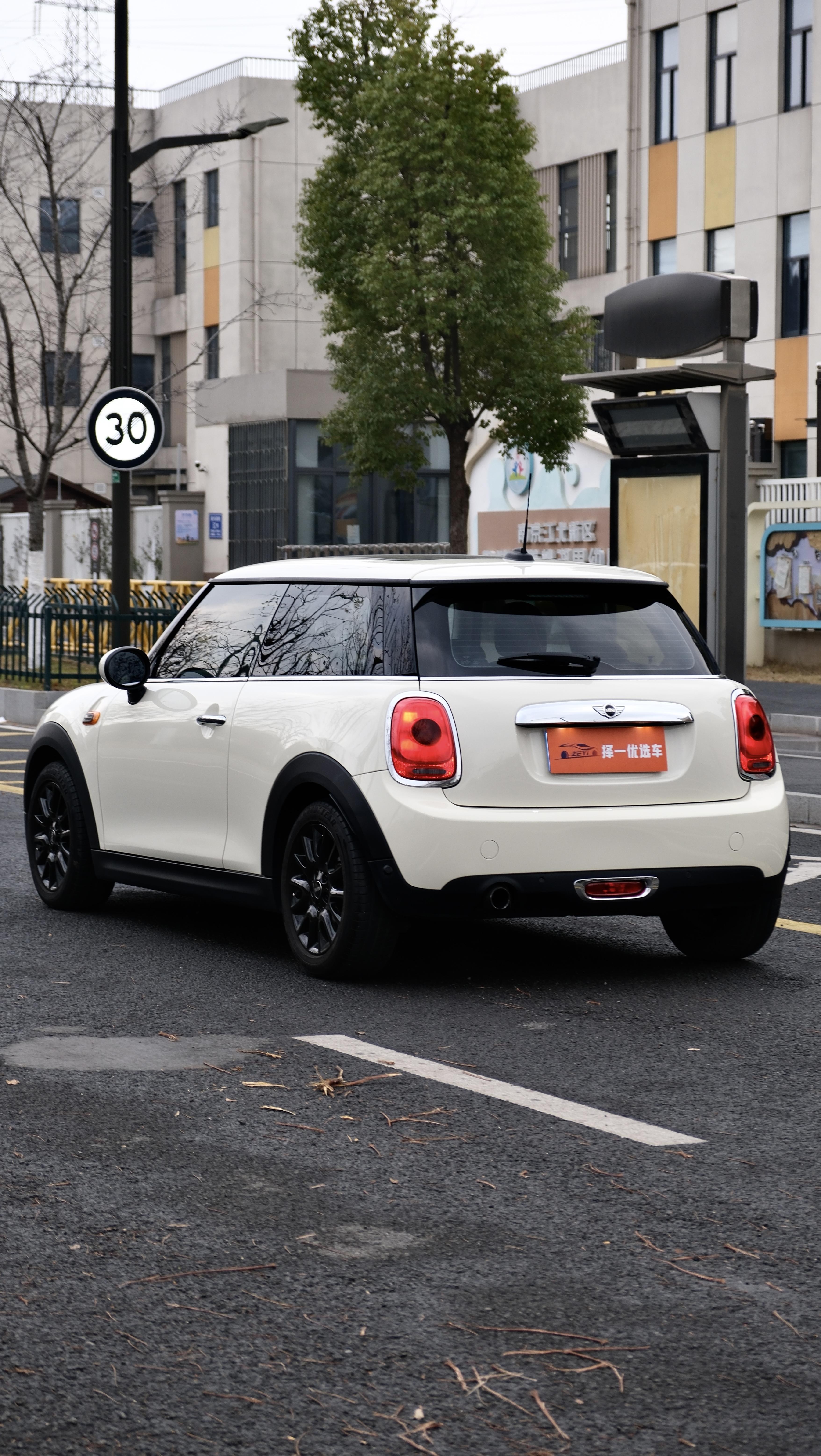 Mini Hatch 2017 thumb 2