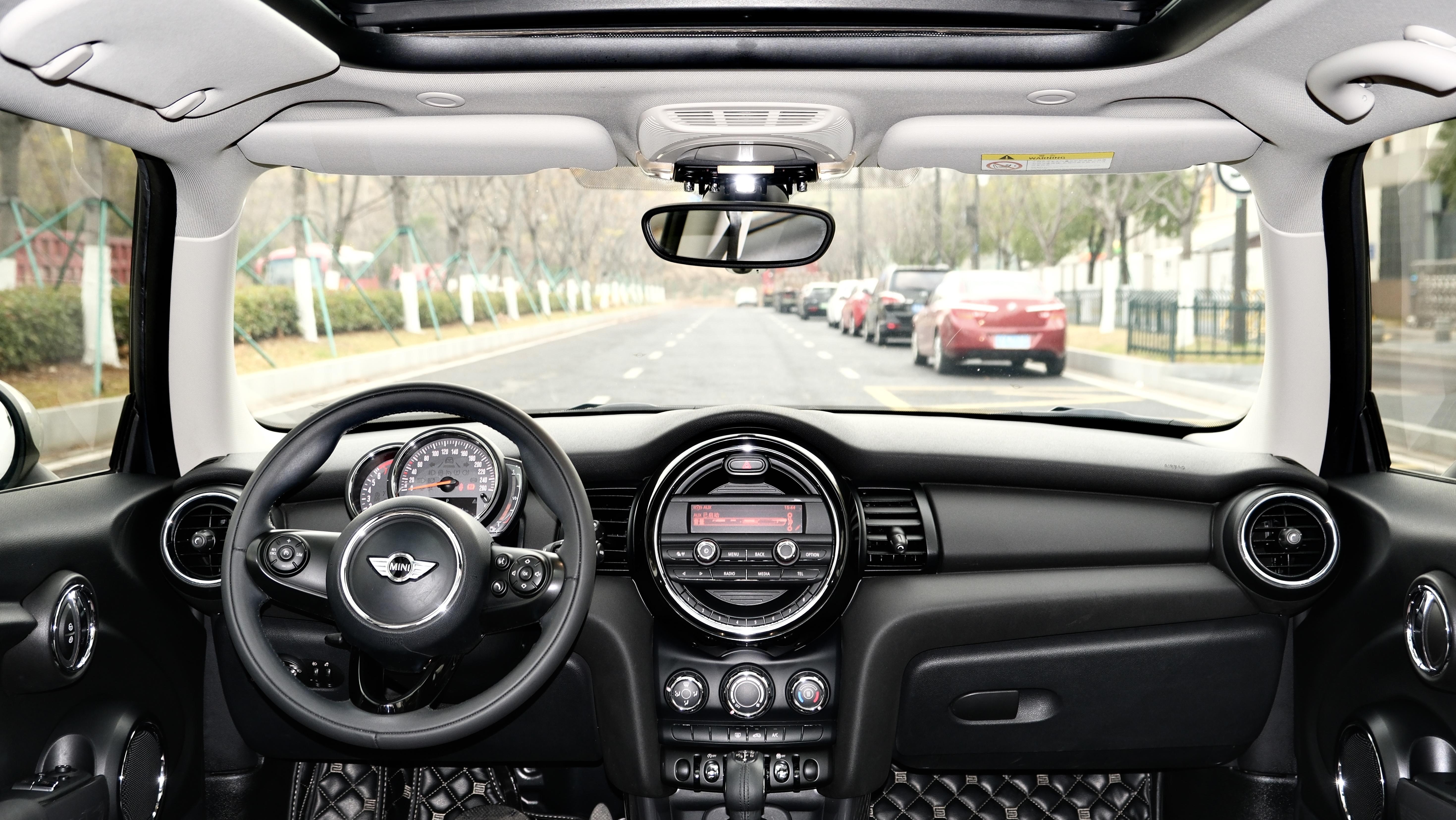 Mini Hatch 2017 thumb 8