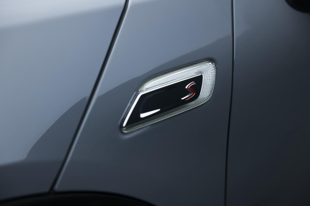 Mini Clubman 2017 thumb 10