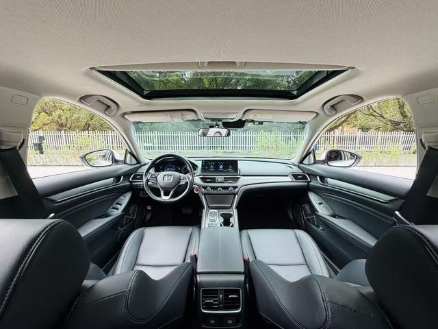 Honda Accord 2022 thumb 2