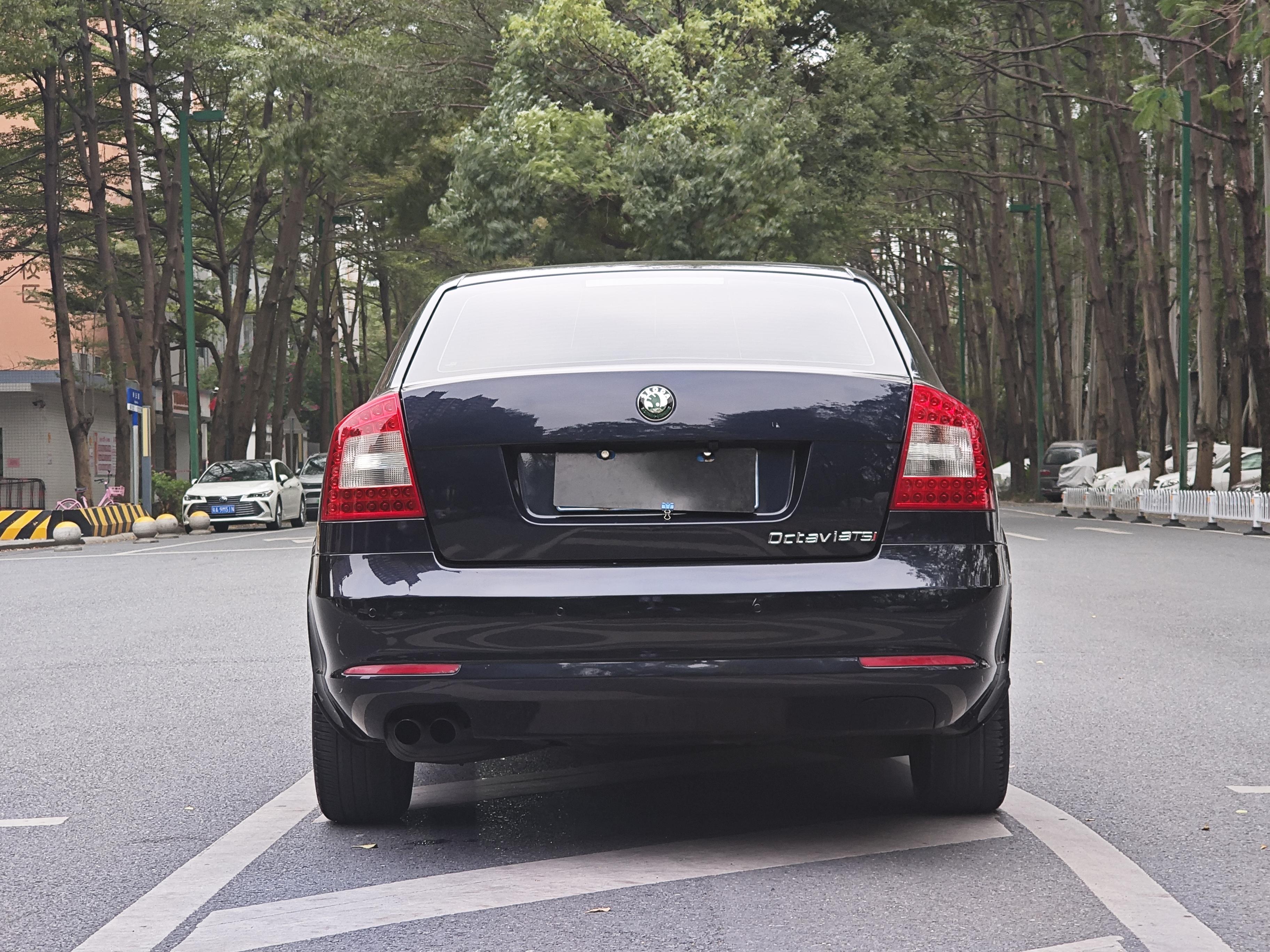 Skoda Octavia 2011 thumb 3