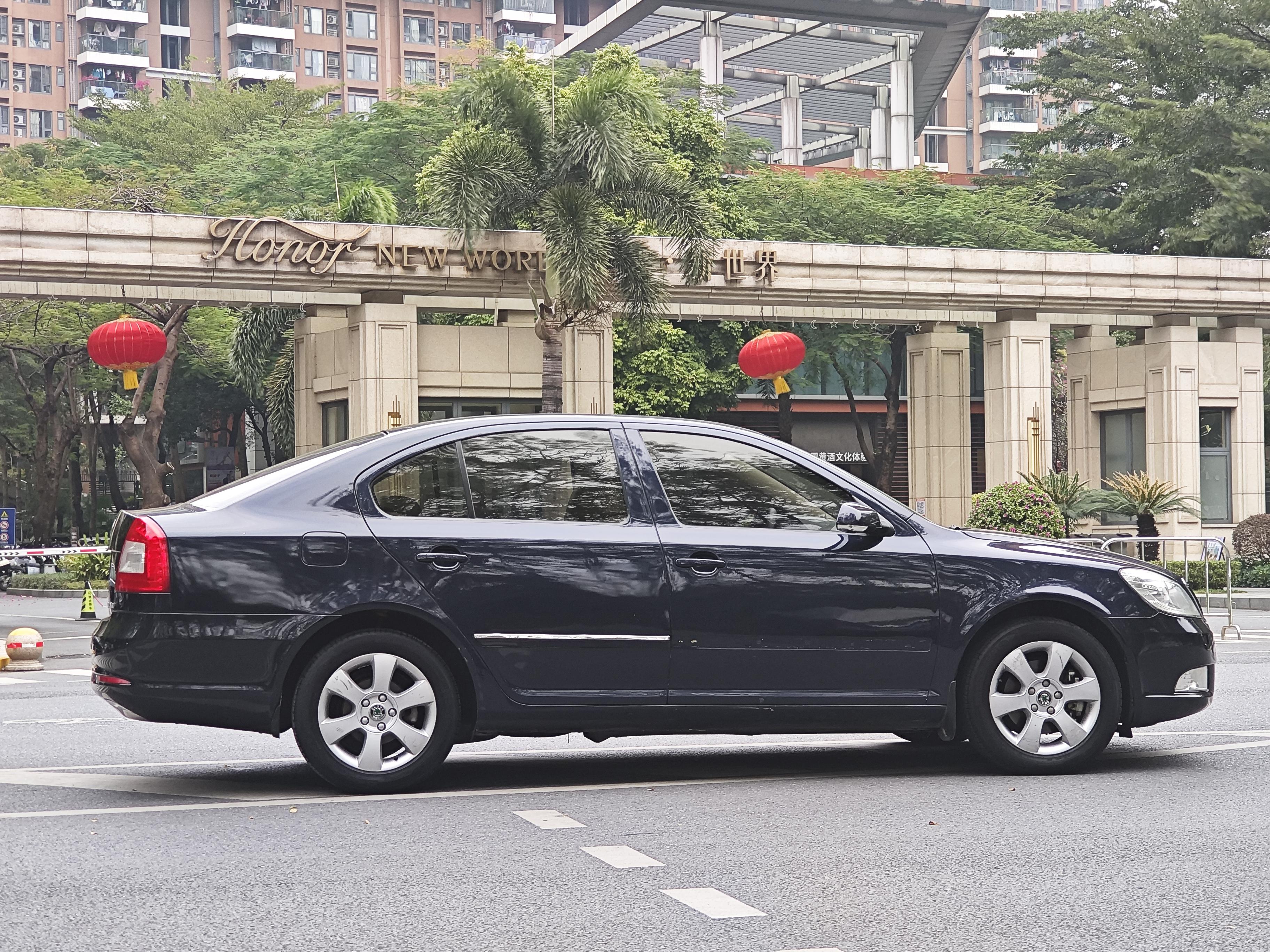 Skoda Octavia 2011 thumb 5
