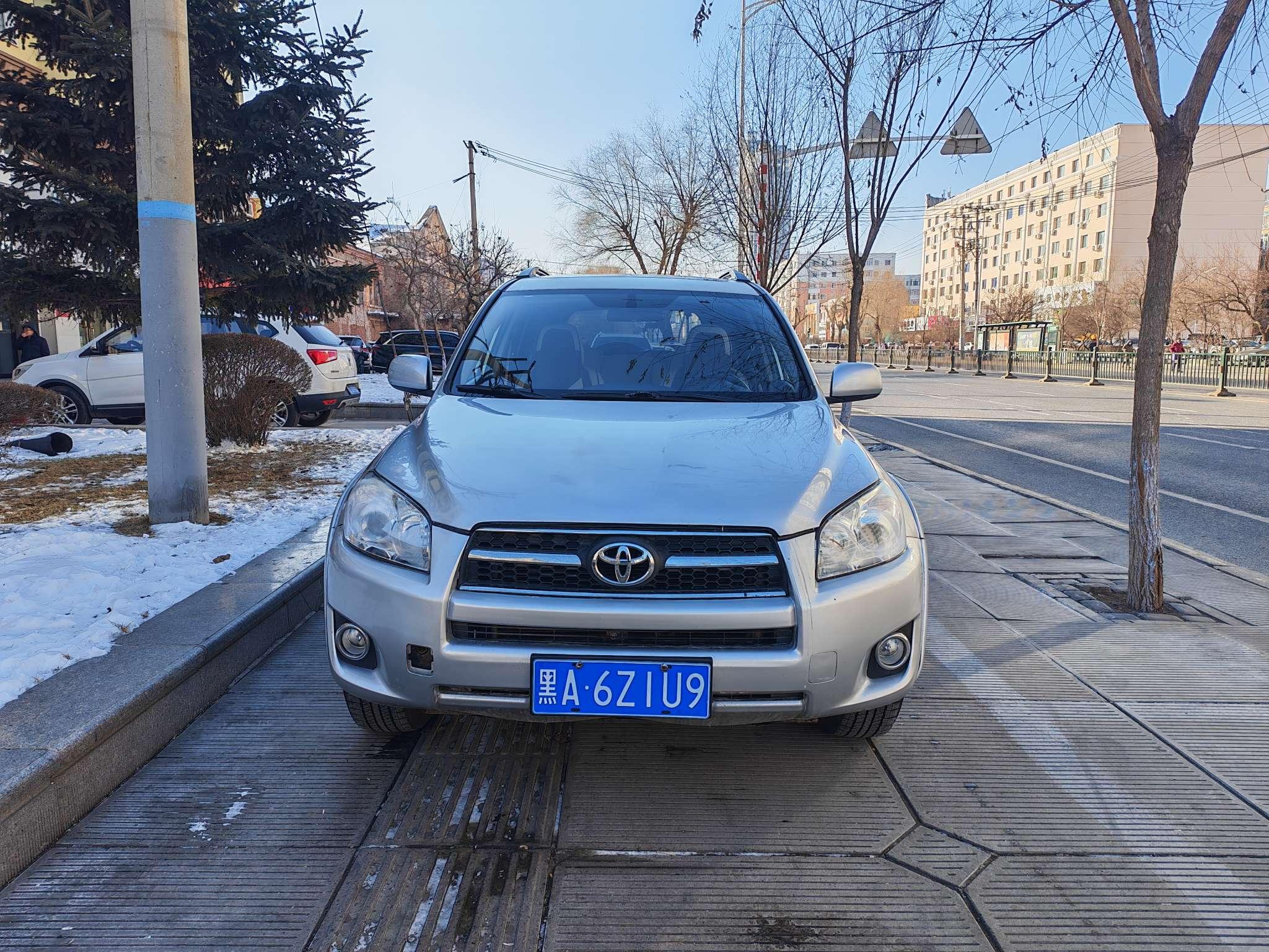 Toyota RAV4 2010 thumb 9