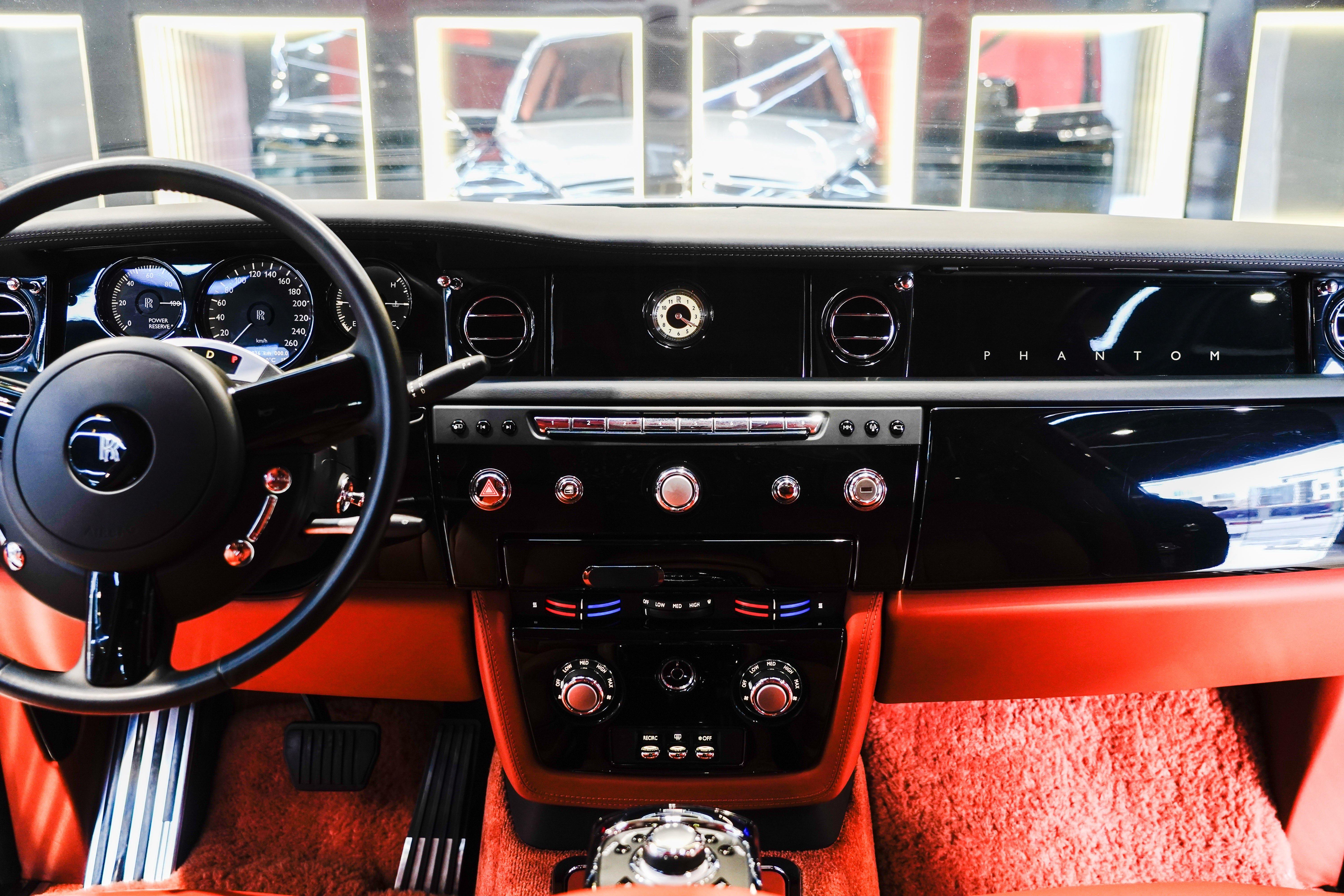 Rolls-Royce Phantom 2014 thumb 8