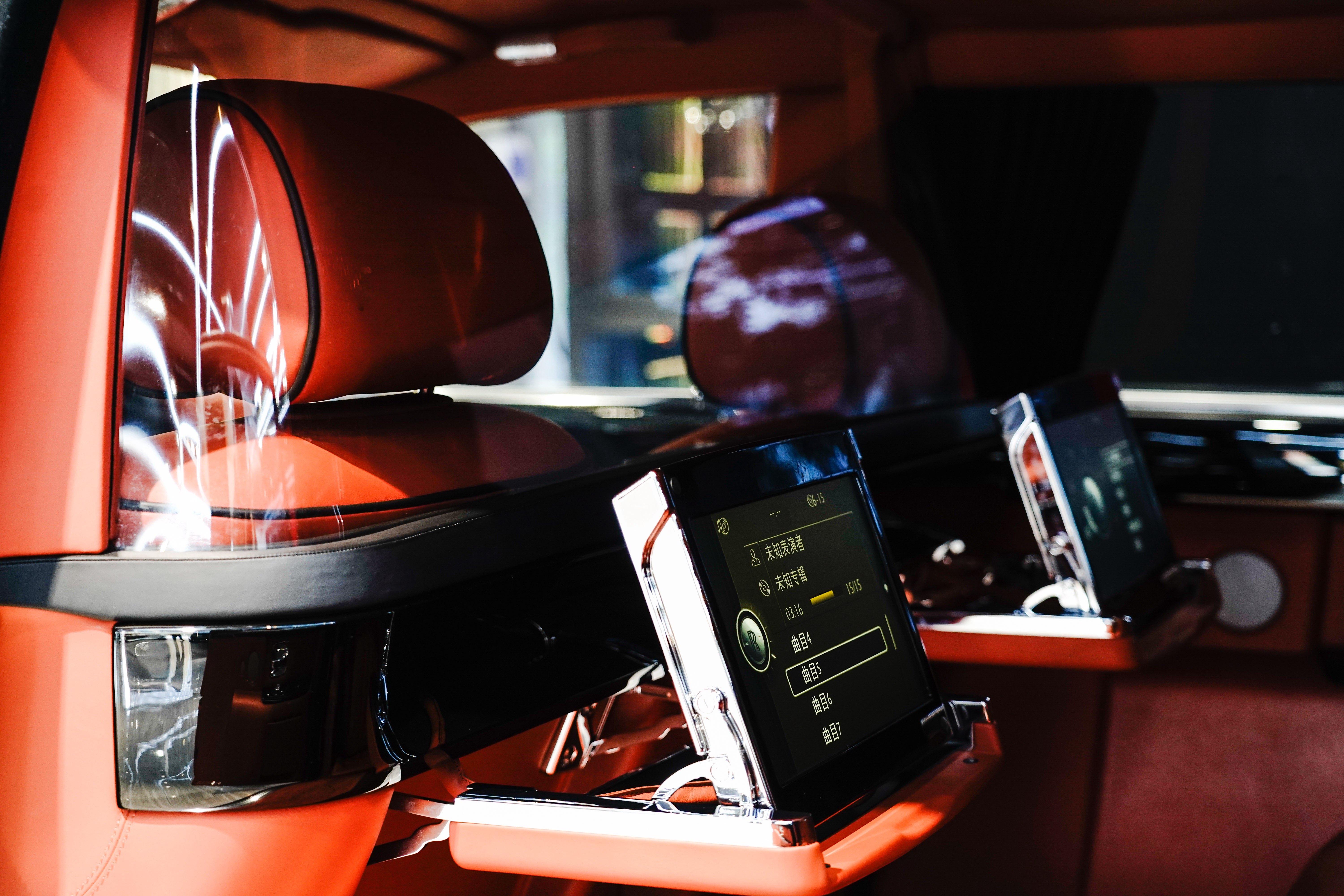 Rolls-Royce Phantom 2014 thumb 10