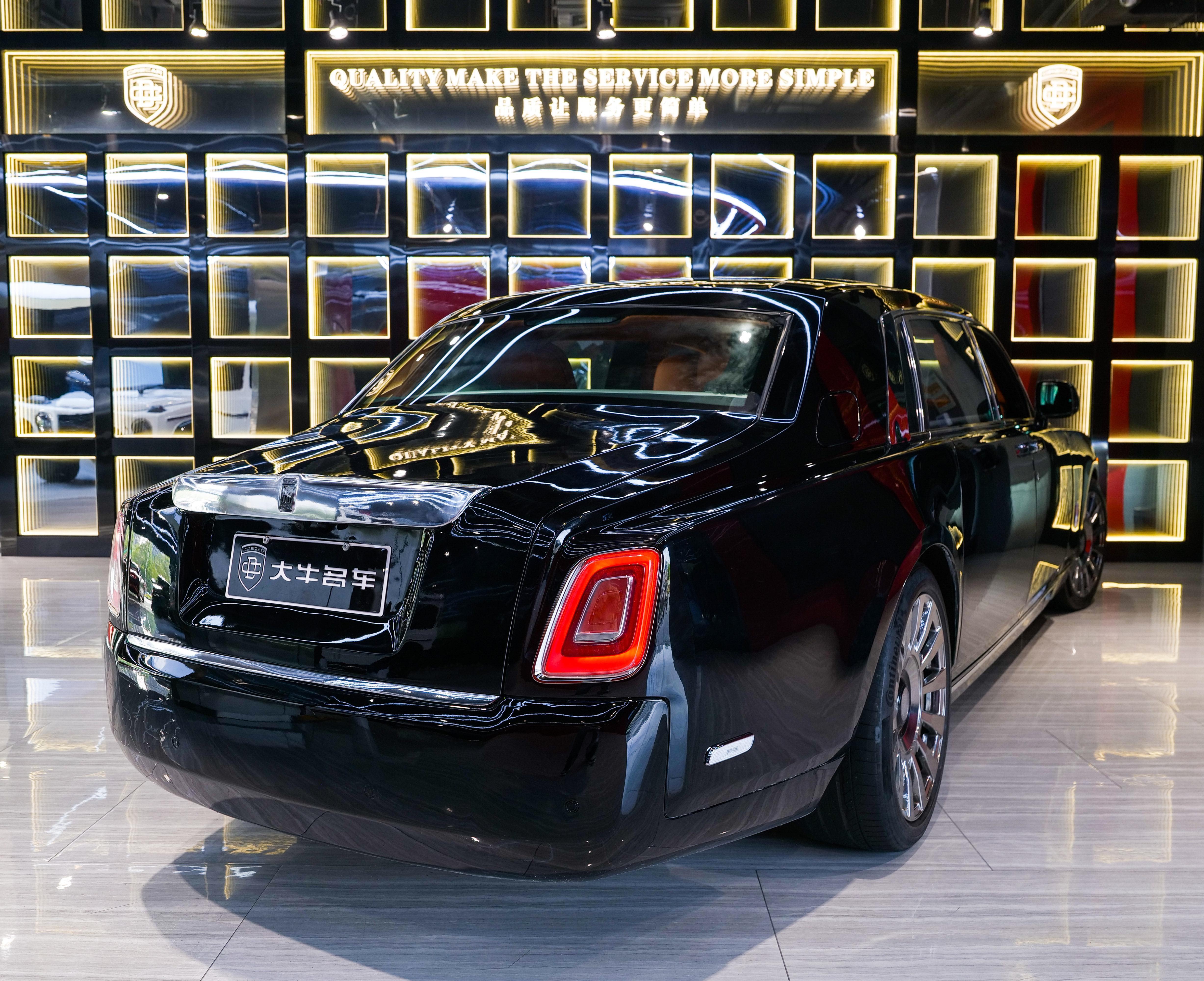 Rolls-Royce Phantom 2014 thumb 4